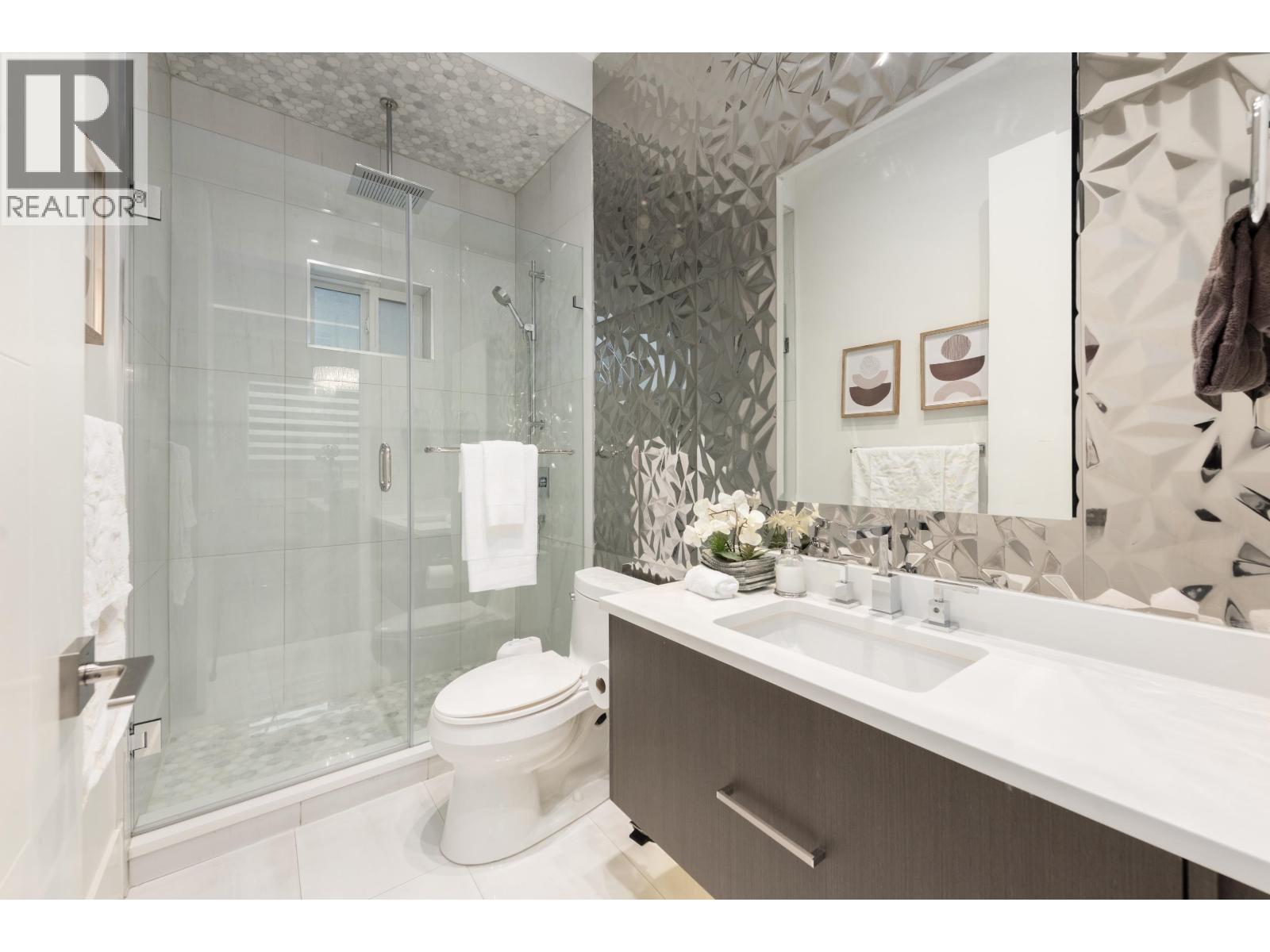 104 E 62 Avenue, Vancouver, British Columbia V5X 2E6 - Photo 13 - R3110564