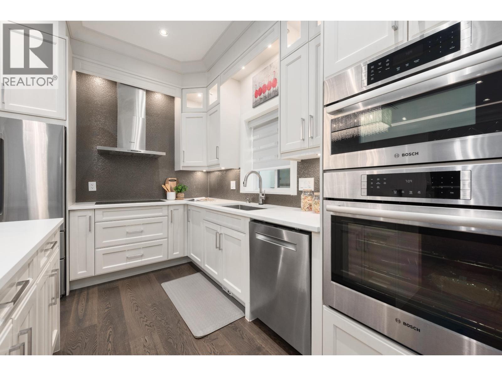 104 E 62 Avenue, Vancouver, British Columbia V5X 2E6 - Photo 6 - R3110564