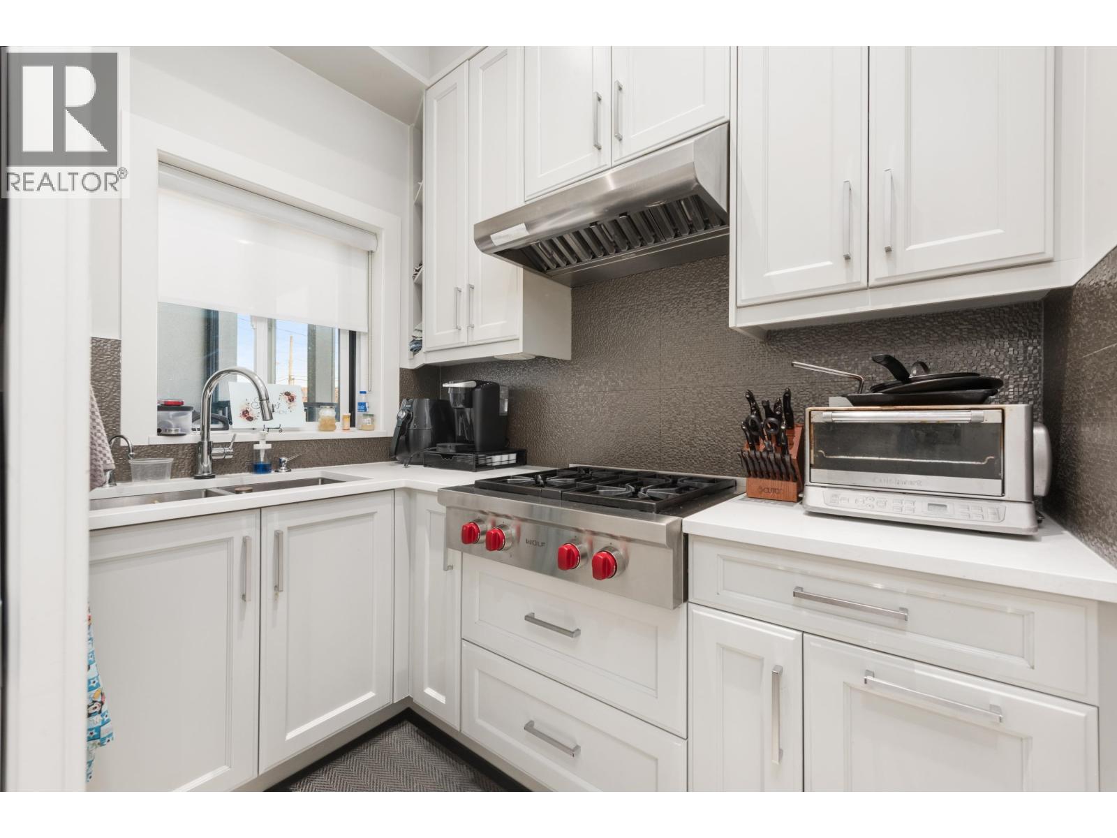 104 E 62 Avenue, Vancouver, British Columbia V5X 2E6 - Photo 8 - R3110564