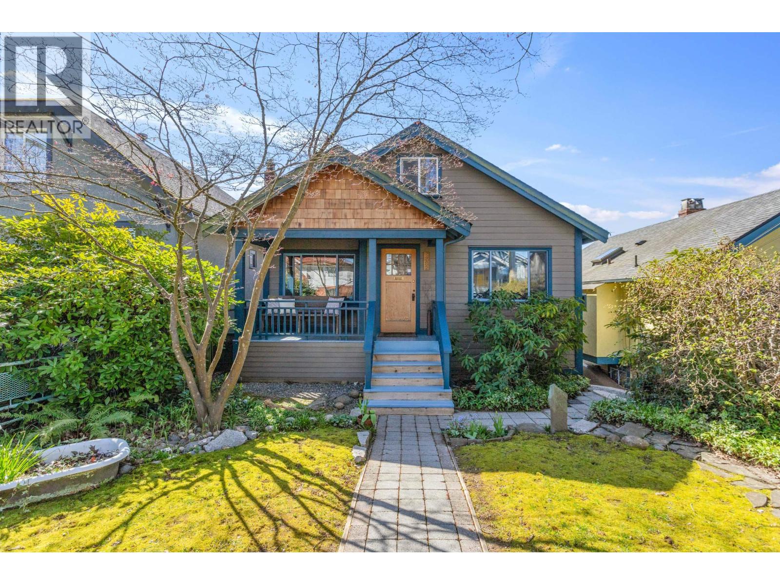 2282 E 7TH AVENUE, Vancouver, British Columbia