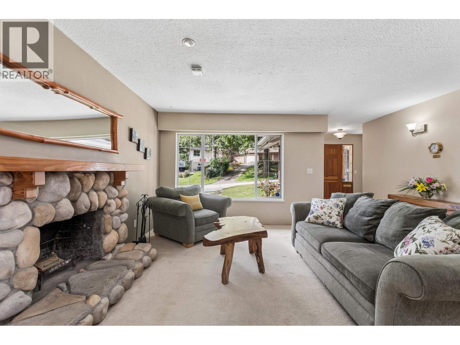 1874 Appin Road, North Vancouver, British Columbia  V7J 2T5 - Photo 4 - R3110578