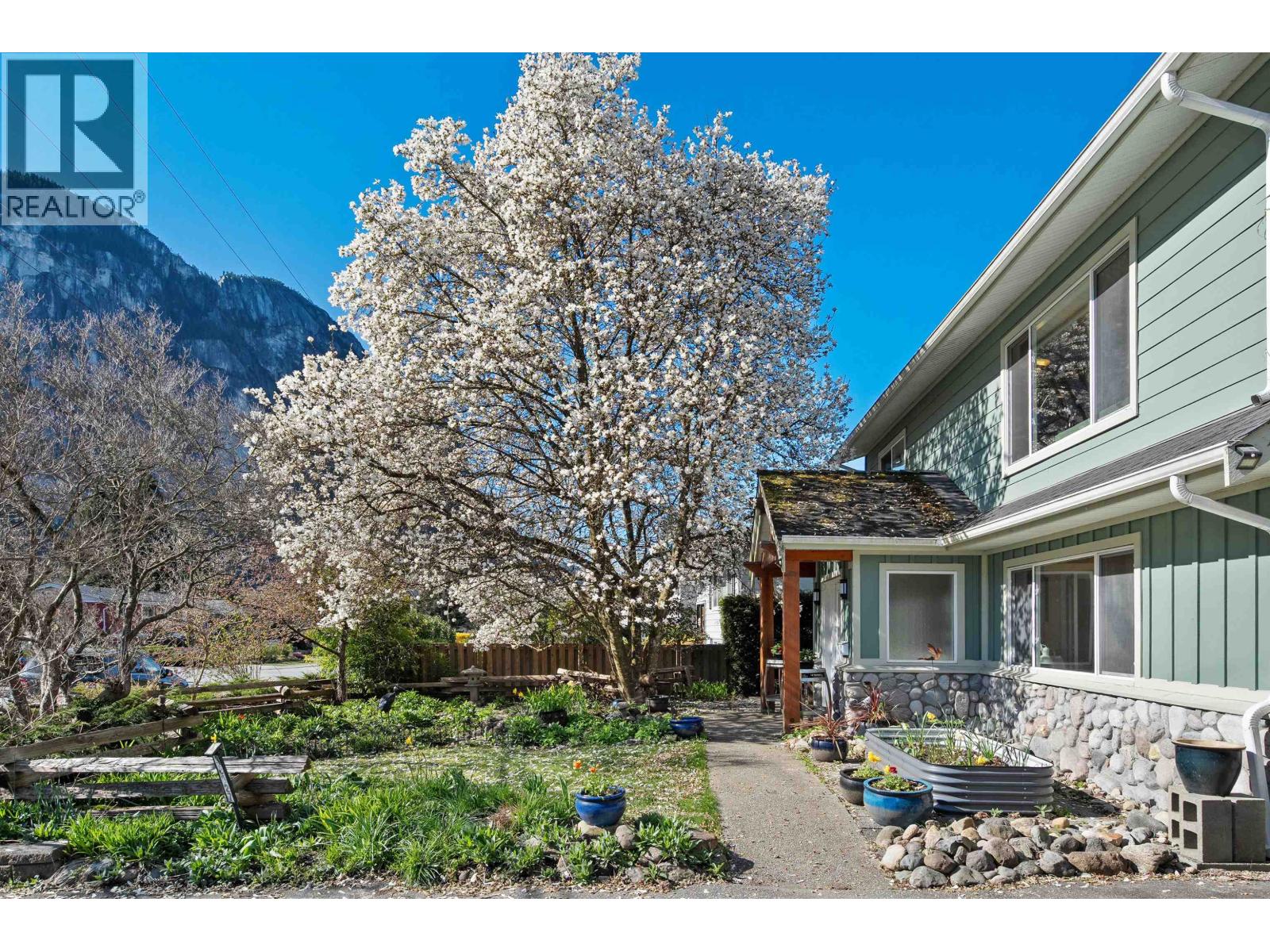 38127 WESTWAY AVENUE, Squamish, British Columbia