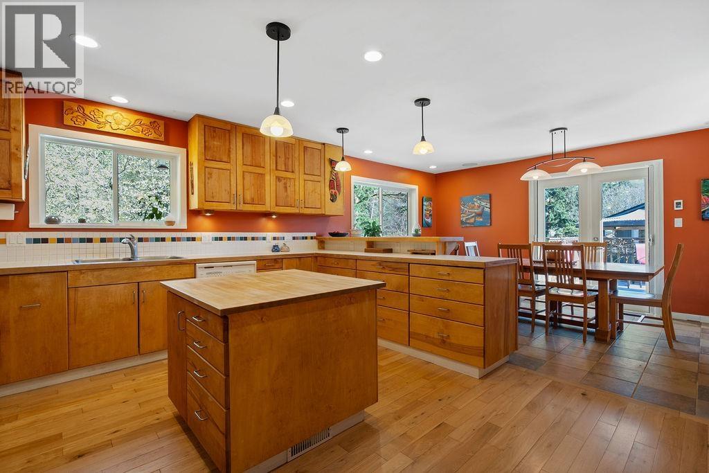 38127 Westway Avenue, Squamish, British Columbia  V8B 0X6 - Photo 17 - R3110595