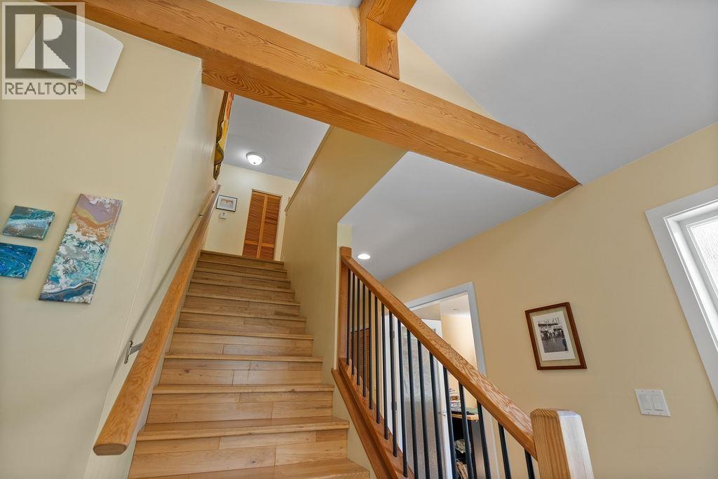 38127 Westway Avenue, Squamish, British Columbia  V8B 0X6 - Photo 9 - R3110595