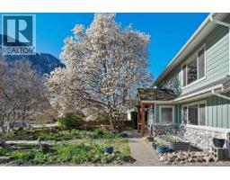38127 WESTWAY AVENUE, Squamish, British Columbia