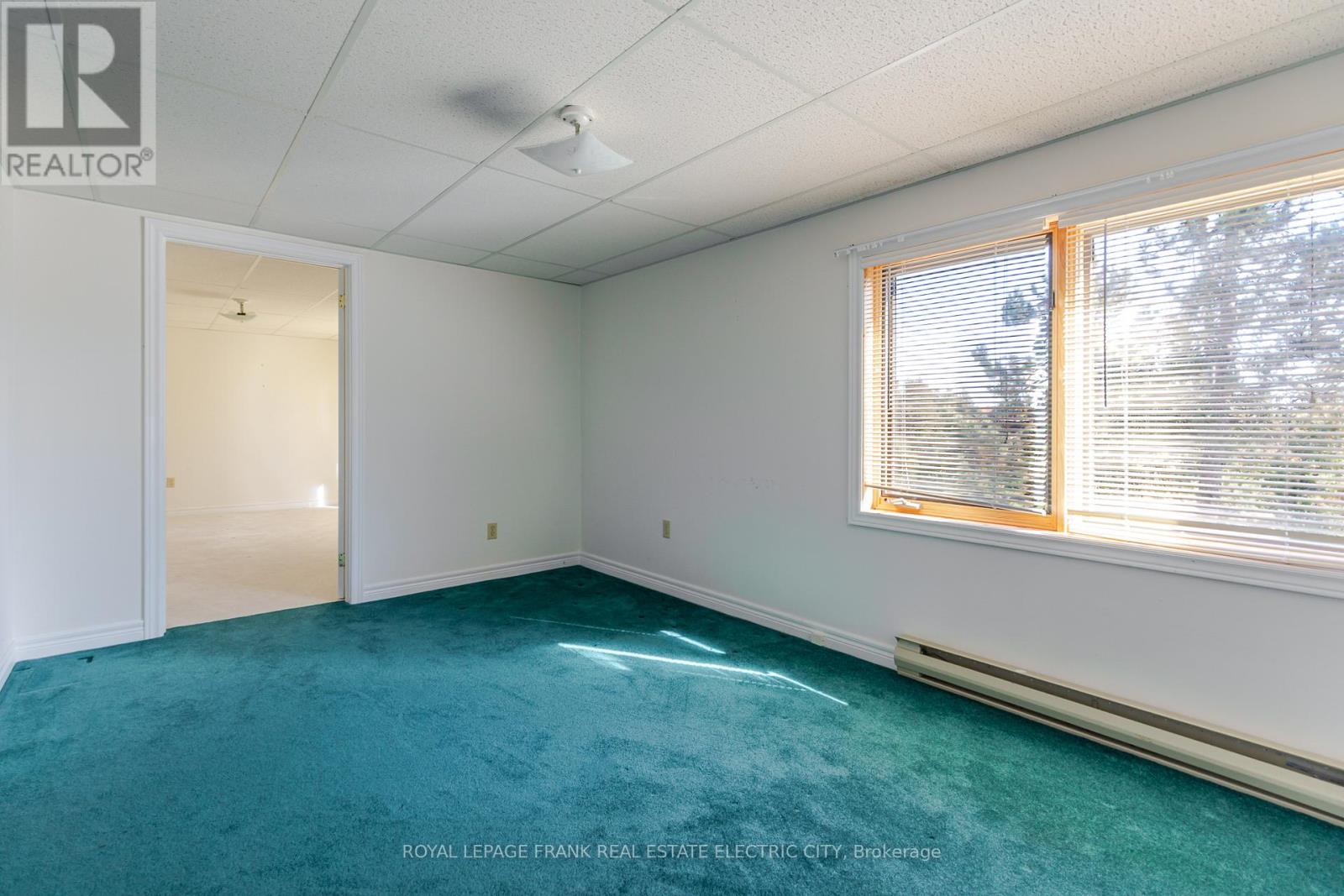 30 - 36 Champlain Crescent, Peterborough, Ontario  K9L 1T1 - Photo 40 - X12992844