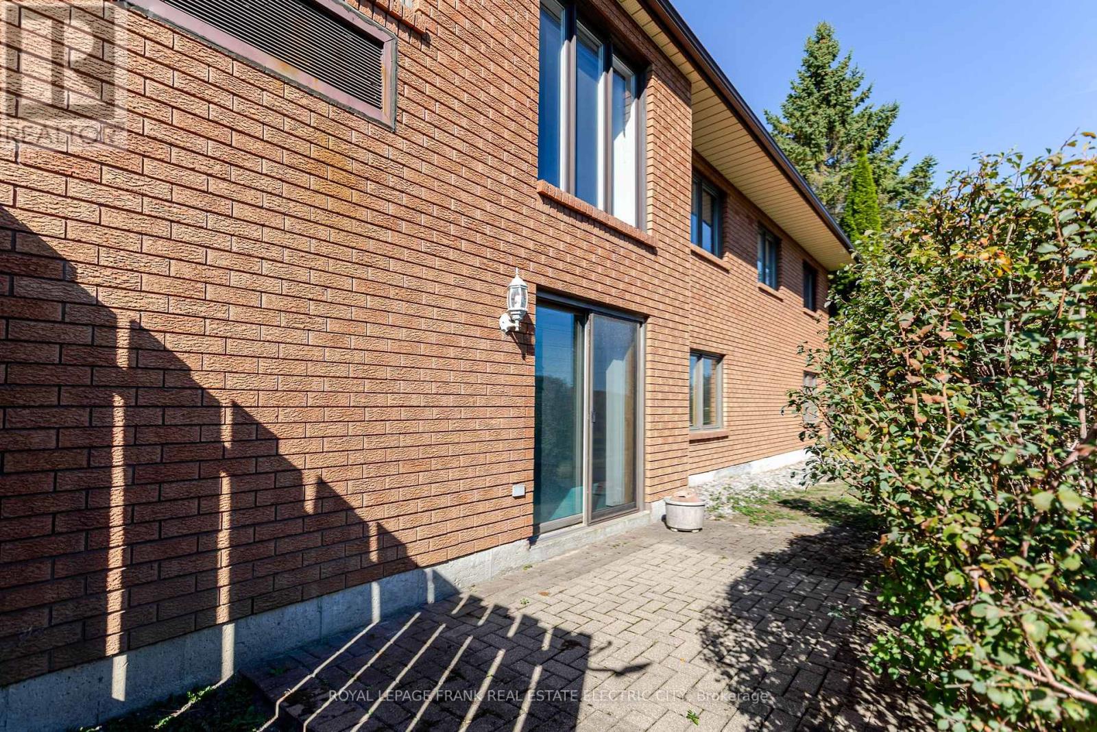 30 - 36 Champlain Crescent, Peterborough, Ontario  K9L 1T1 - Photo 48 - X12992844