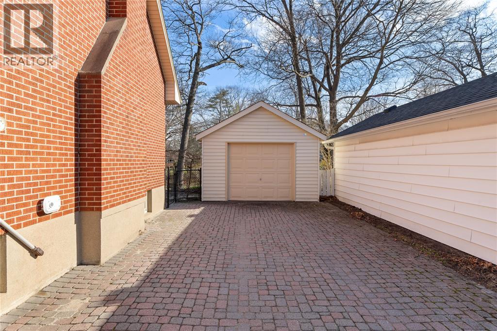 871 Lakeshore Road, Sarnia, Ontario N7V 2V1 - Photo 3 - 26007869