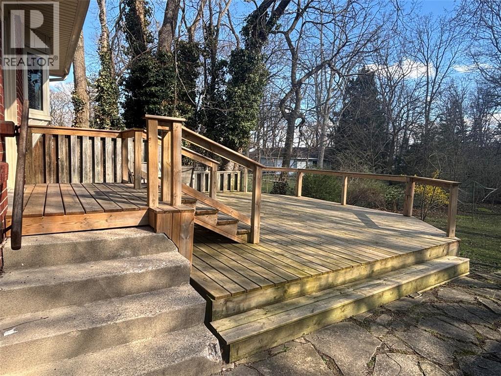 871 Lakeshore Road, Sarnia, Ontario N7V 2V1 - Photo 5 - 26007869