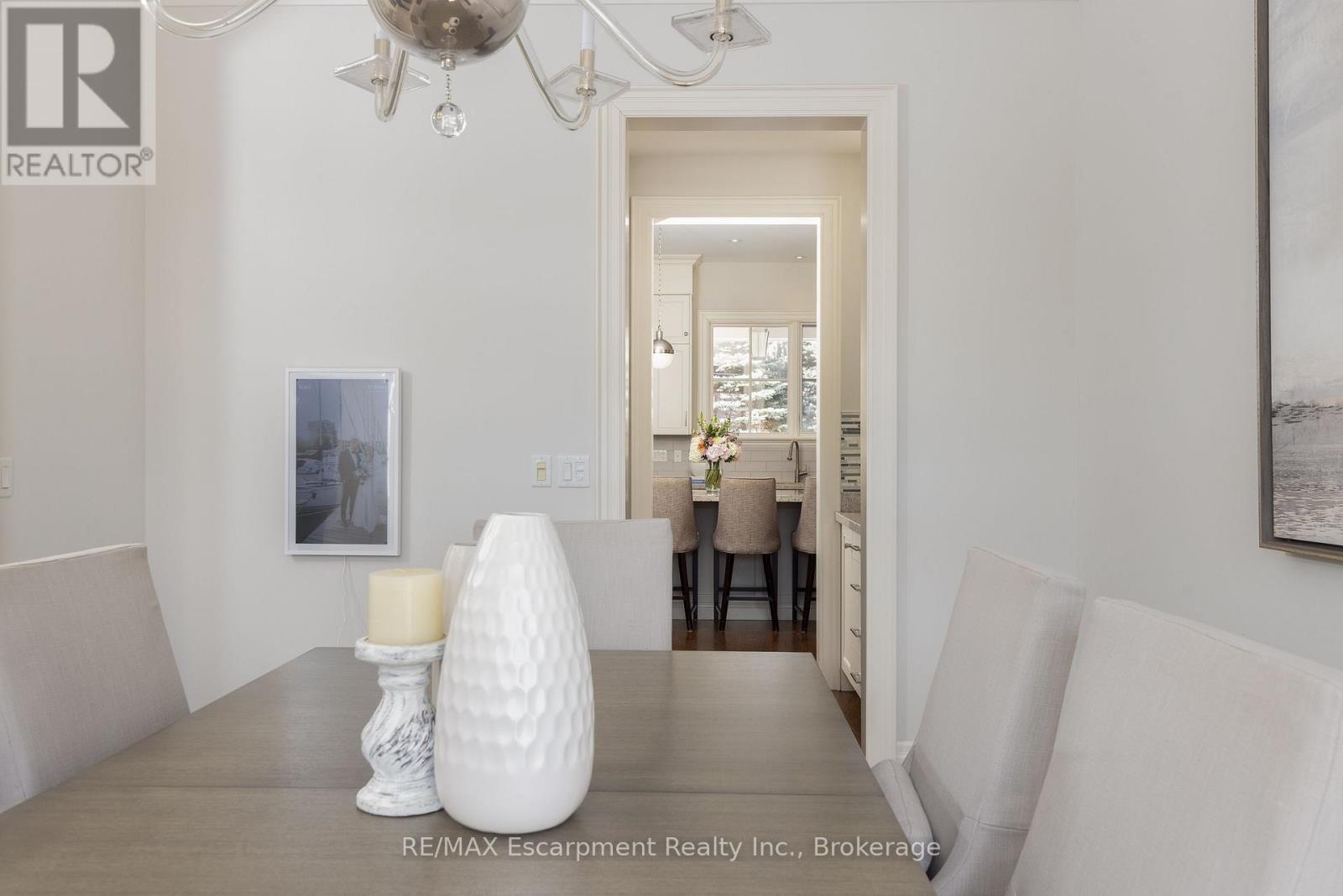 2469 Applewood Drive, Oakville, Ontario  L6L 1V7 - Photo 17 - W12823556