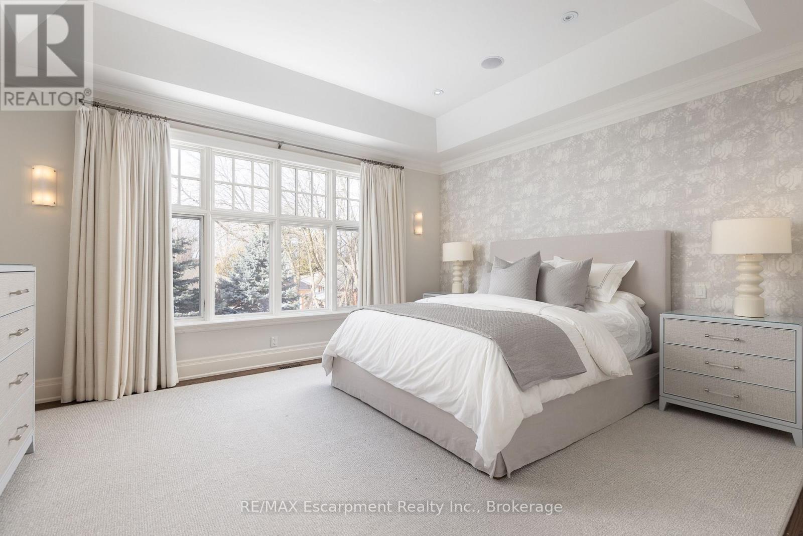 2469 Applewood Drive, Oakville, Ontario  L6L 1V7 - Photo 23 - W12823556