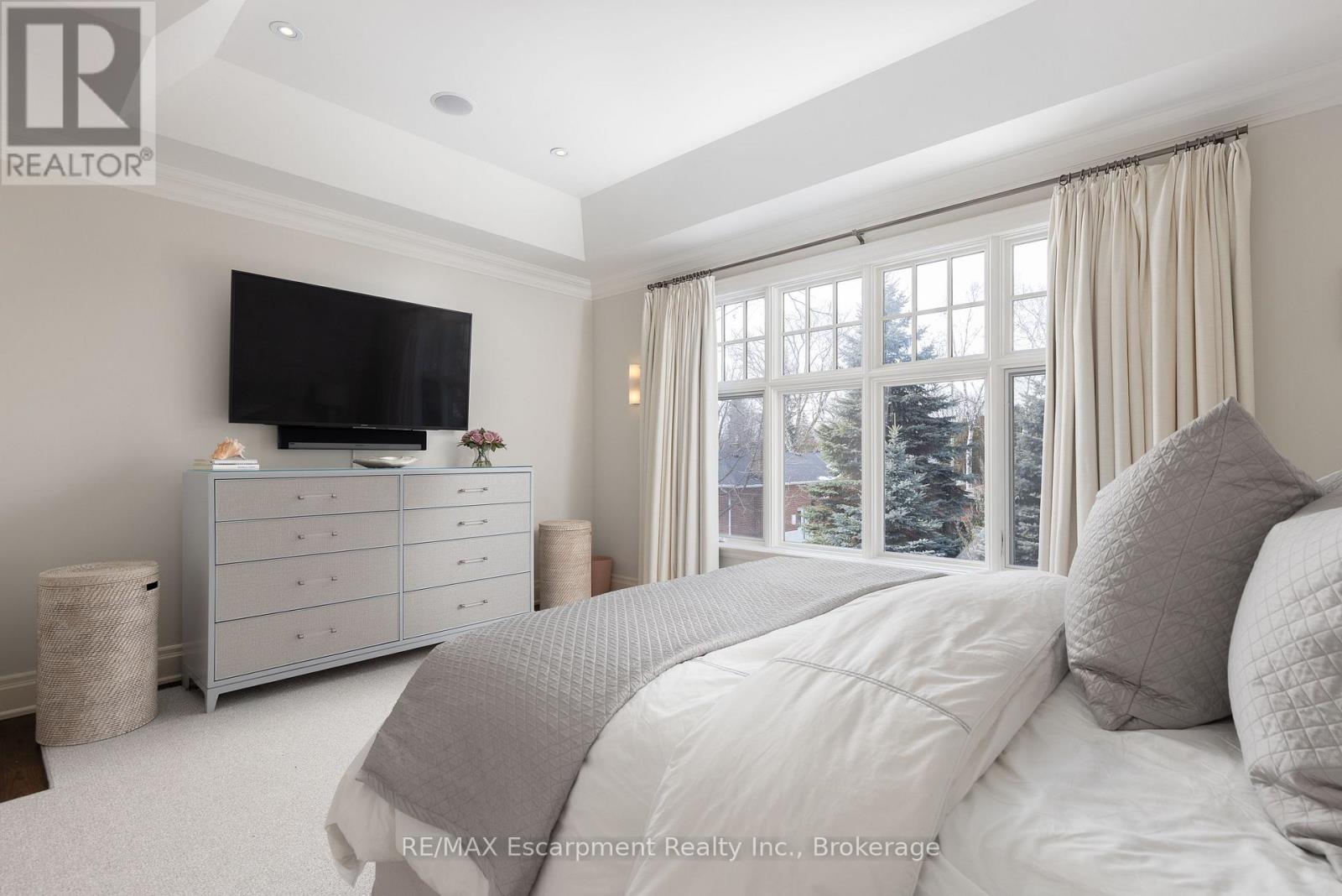 2469 Applewood Drive, Oakville, Ontario  L6L 1V7 - Photo 24 - W12823556