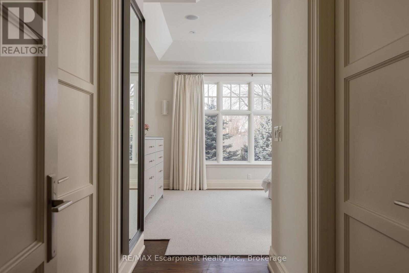 2469 Applewood Drive, Oakville, Ontario  L6L 1V7 - Photo 22 - W12823556