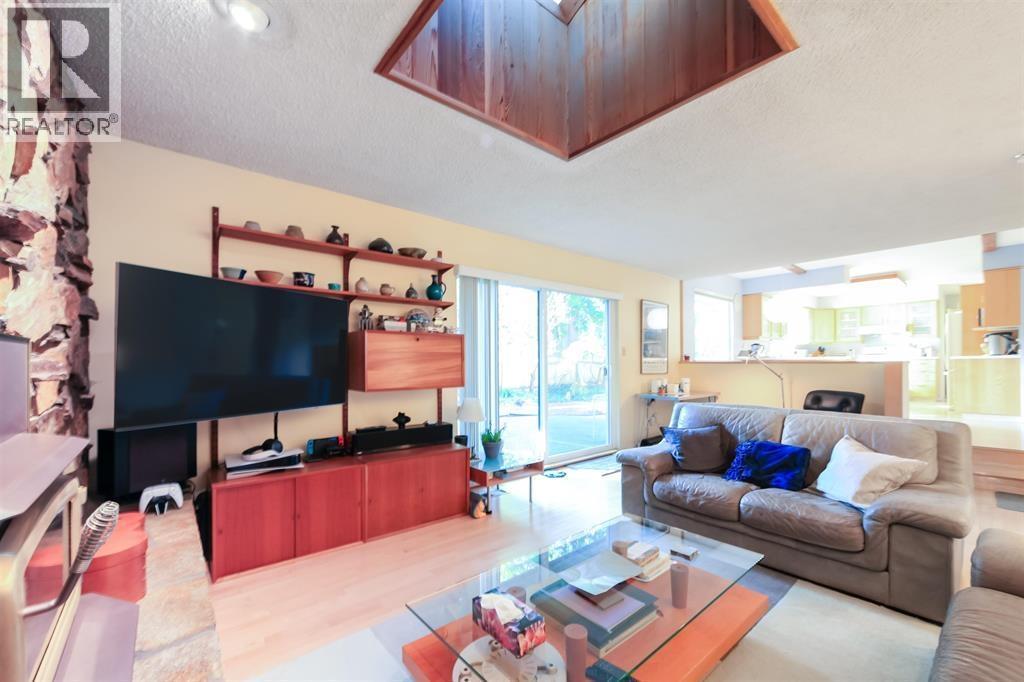 6415 Buckingham Drive, Burnaby, British Columbia V5E 3Y7 - Photo 14 - R3109976