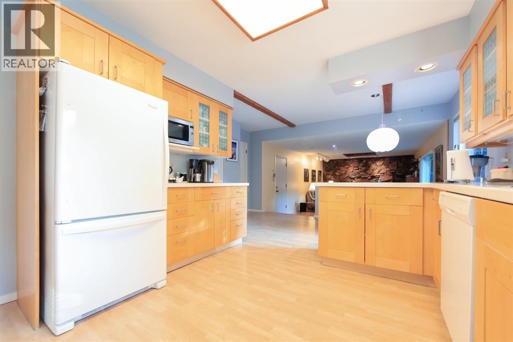 6415 Buckingham Drive, Burnaby, British Columbia V5E 3Y7 - Photo 7 - R3109976