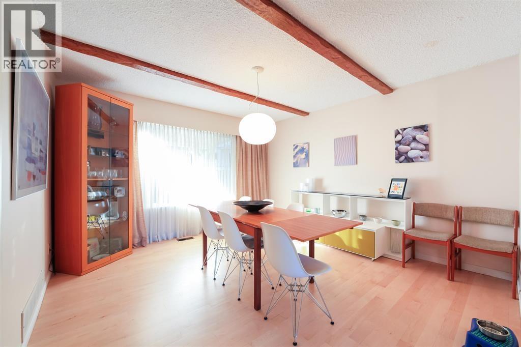 6415 Buckingham Drive, Burnaby, British Columbia V5E 3Y7 - Photo 8 - R3109976