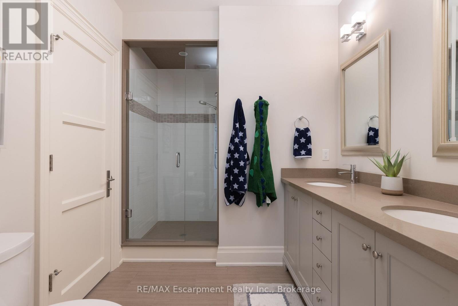 2469 Applewood Drive, Oakville, Ontario  L6L 1V7 - Photo 31 - W12823556