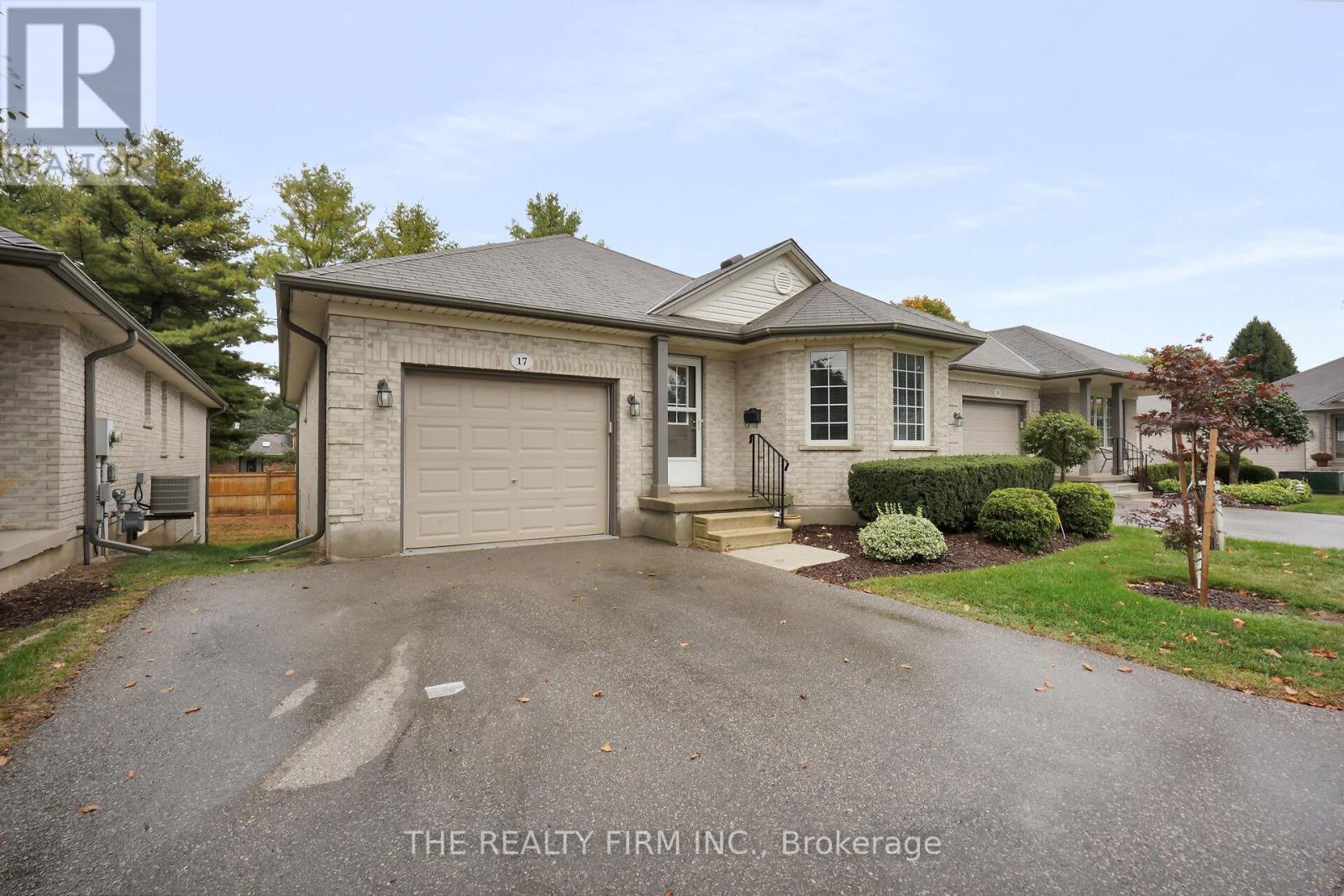 17 - 20 Windemere Place, St. Thomas, Ontario  N5R 6H6 - Photo 3 - X12992840