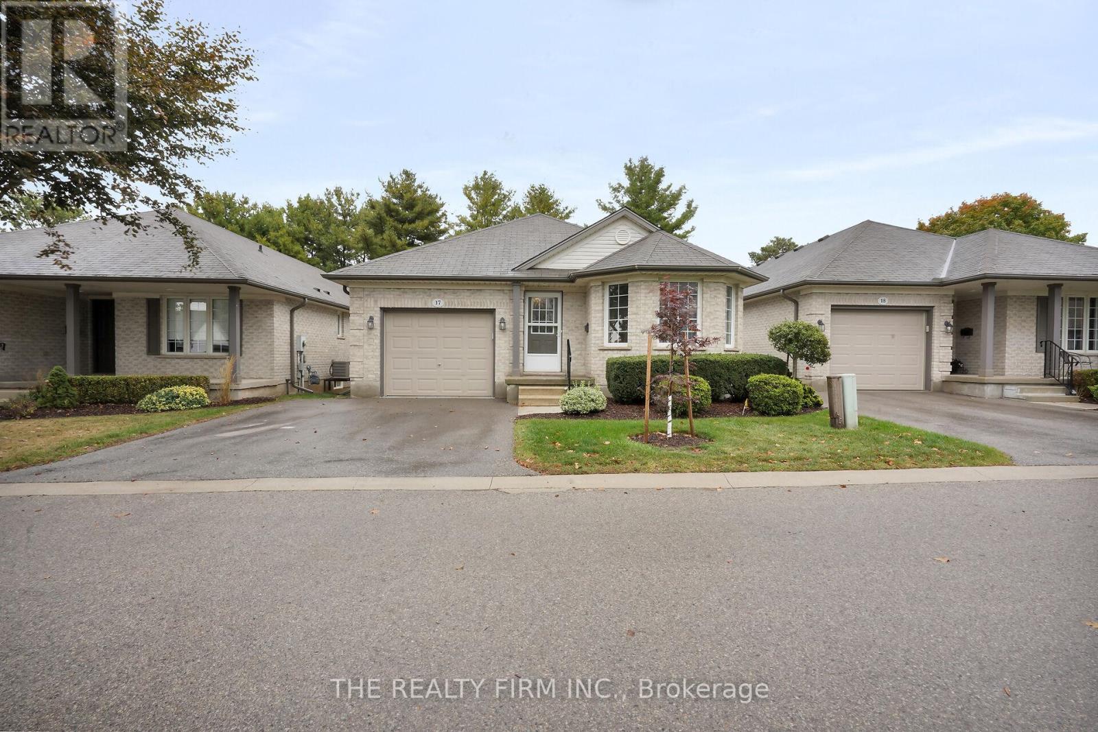 17 - 20 Windemere Place, St. Thomas, Ontario  N5R 6H6 - Photo 4 - X12992840