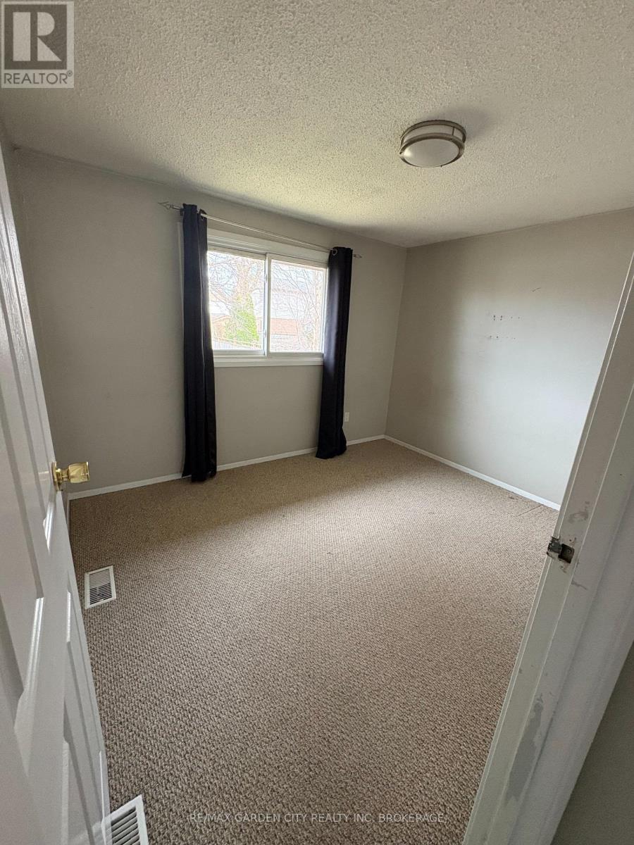 3 Tara Crescent, Thorold, Ontario L2V 4M1 - Photo 18 - X12854222