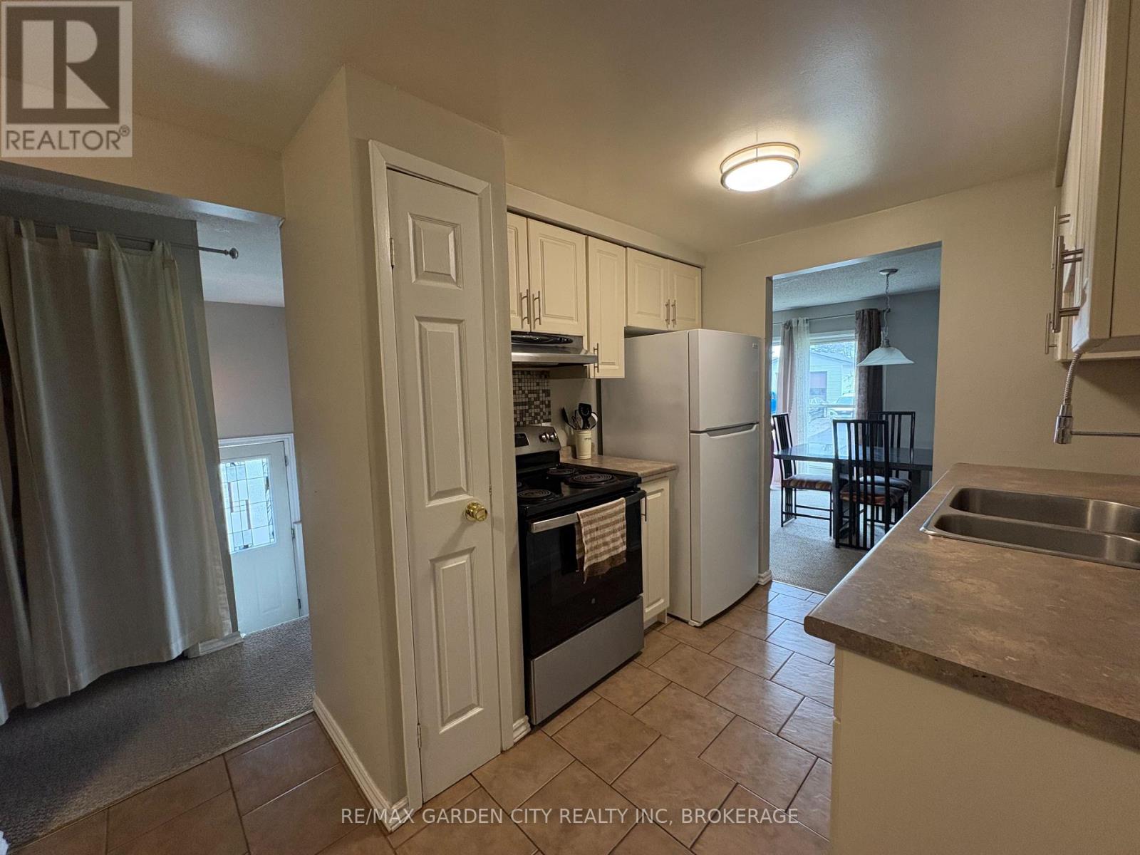 3 Tara Crescent, Thorold, Ontario L2V 4M1 - Photo 14 - X12854222