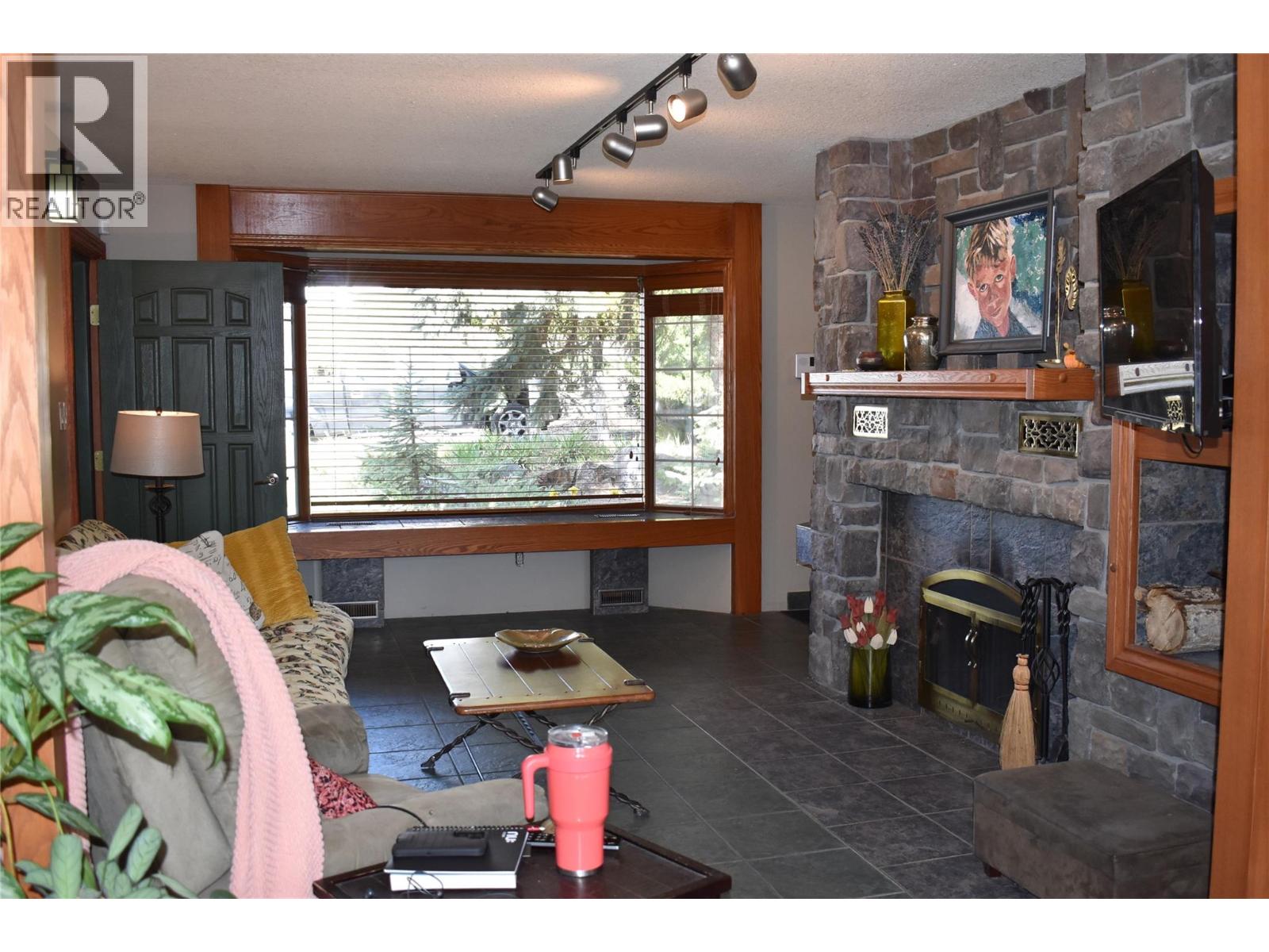 326 Adamson Drive, Penticton, British Columbia  V2A 7R6 - Photo 4 - 10382849