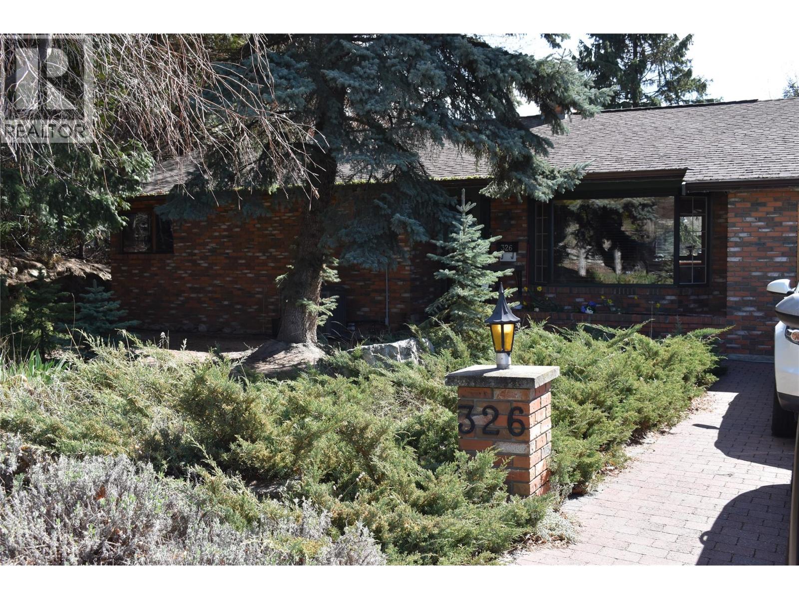 326 Adamson Drive, penticton, British Columbia