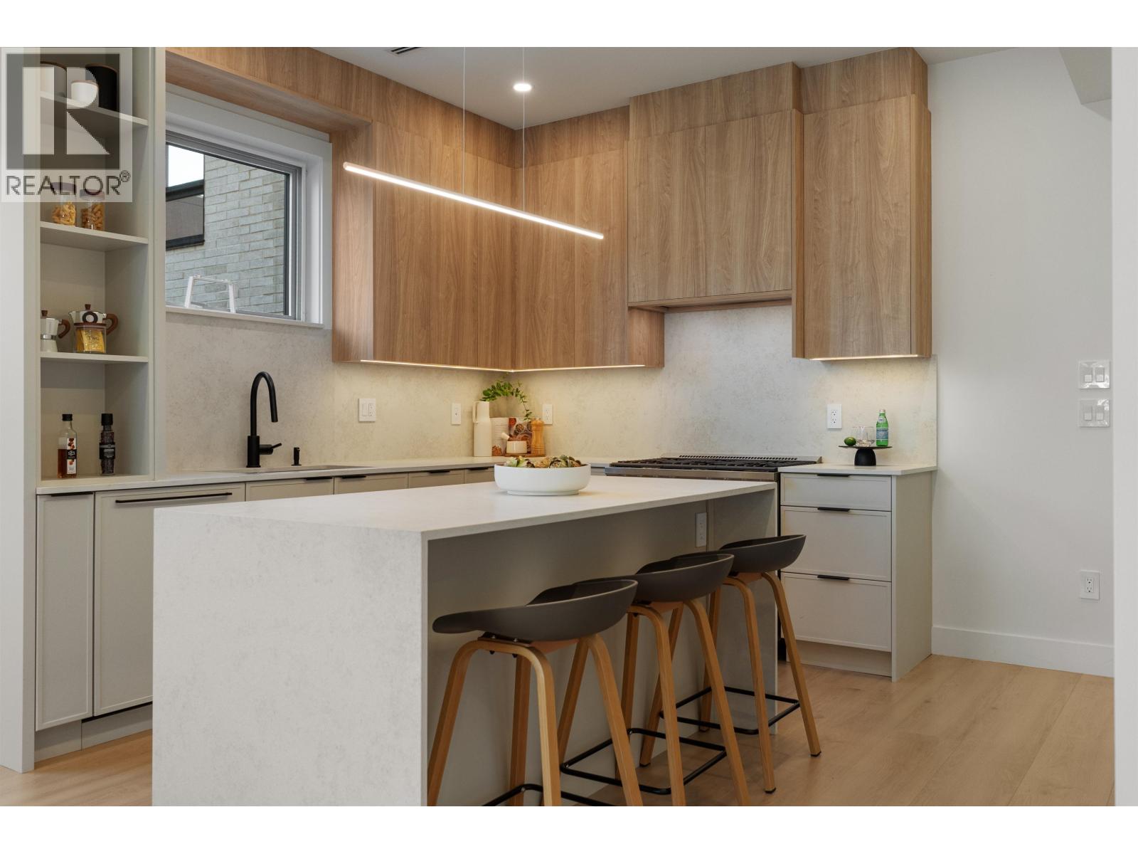 102 1132 Madore Avenue, Coquitlam, British Columbia  V3K 3B9 - Photo 3 - R3110320