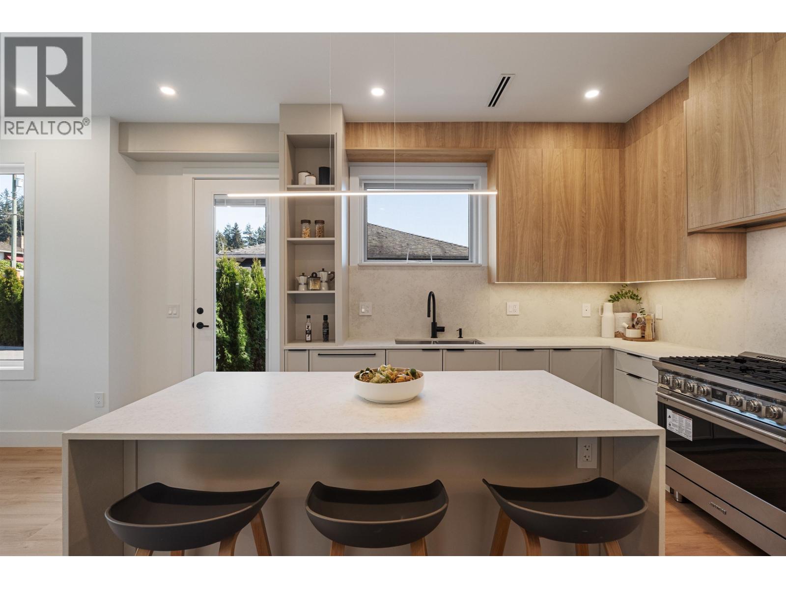 102 1132 Madore Avenue, Coquitlam, British Columbia  V3K 3B9 - Photo 4 - R3110320