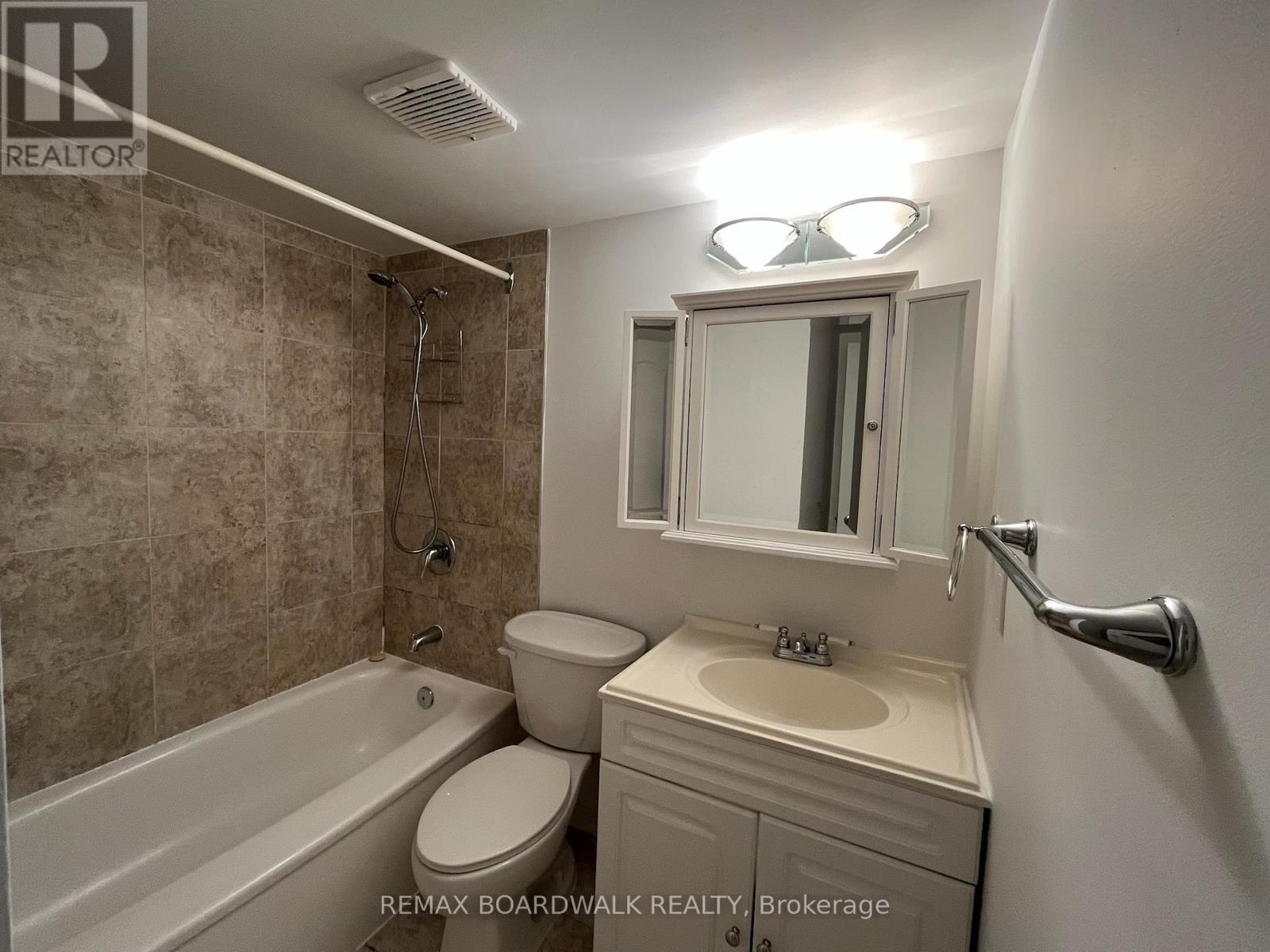 403 - 555 Brittany Drive, Ottawa, Ontario K1K 4C5 - Photo 14 - X12992848