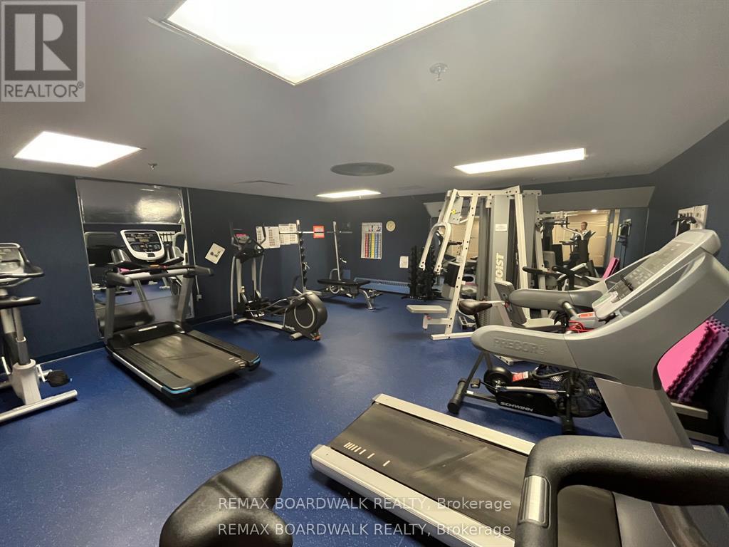 403 - 555 Brittany Drive, Ottawa, Ontario K1K 4C5 - Photo 16 - X12992848