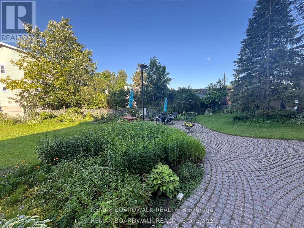 403 - 555 Brittany Drive, Ottawa, Ontario K1K 4C5 - Photo 17 - X12992848