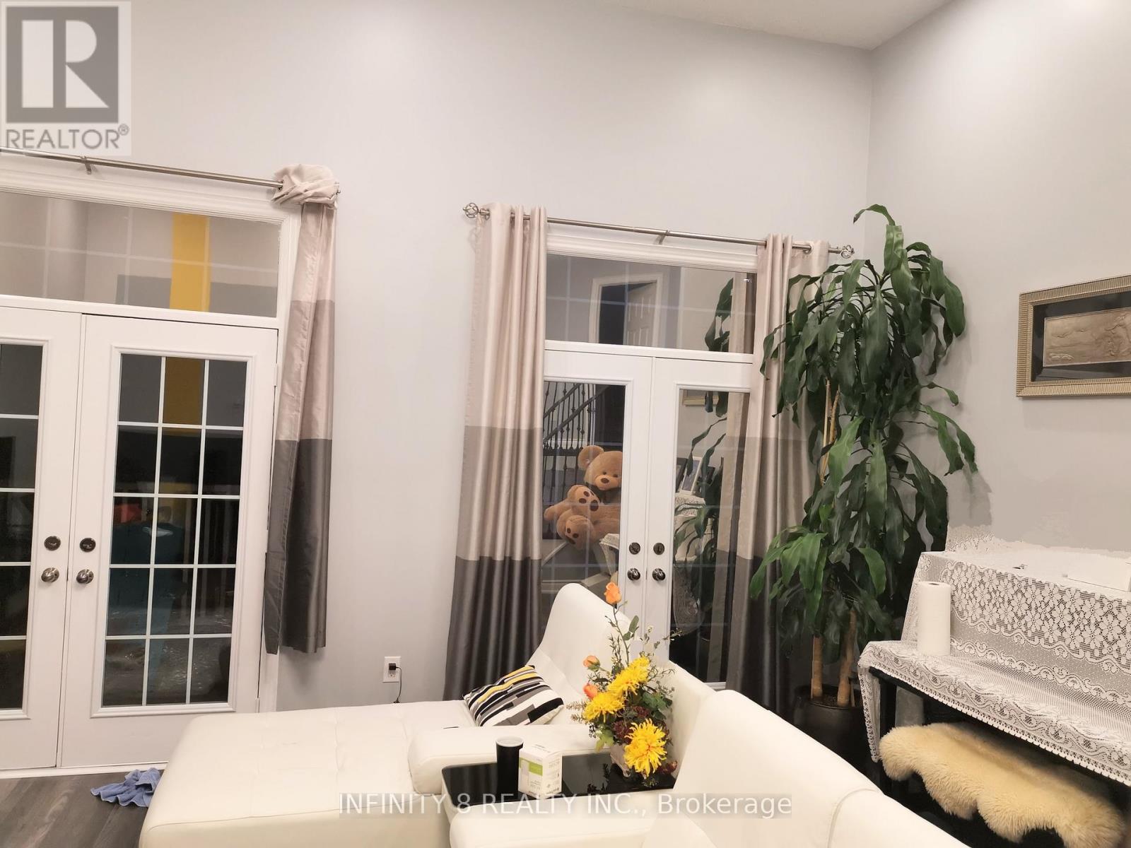 8641 Dogwood Crescent, Niagara Falls, Ontario  L2H 0K7 - Photo 12 - X12992832