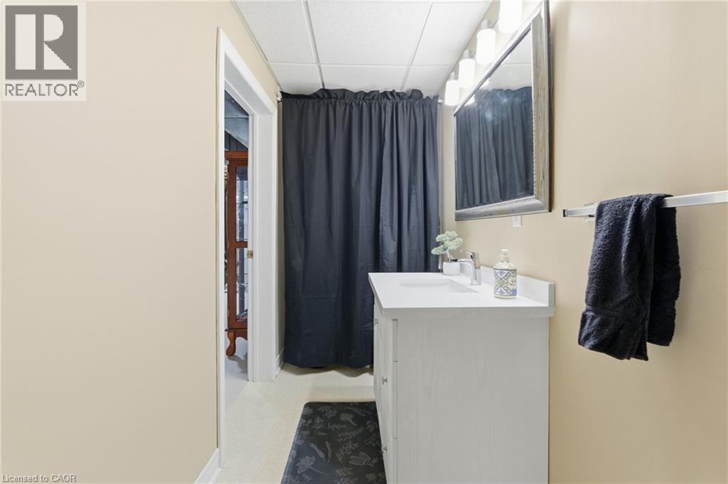 13 Colonial Crescent, Grimsby, Ontario  L3M 5H2 - Photo 24 - 40799754