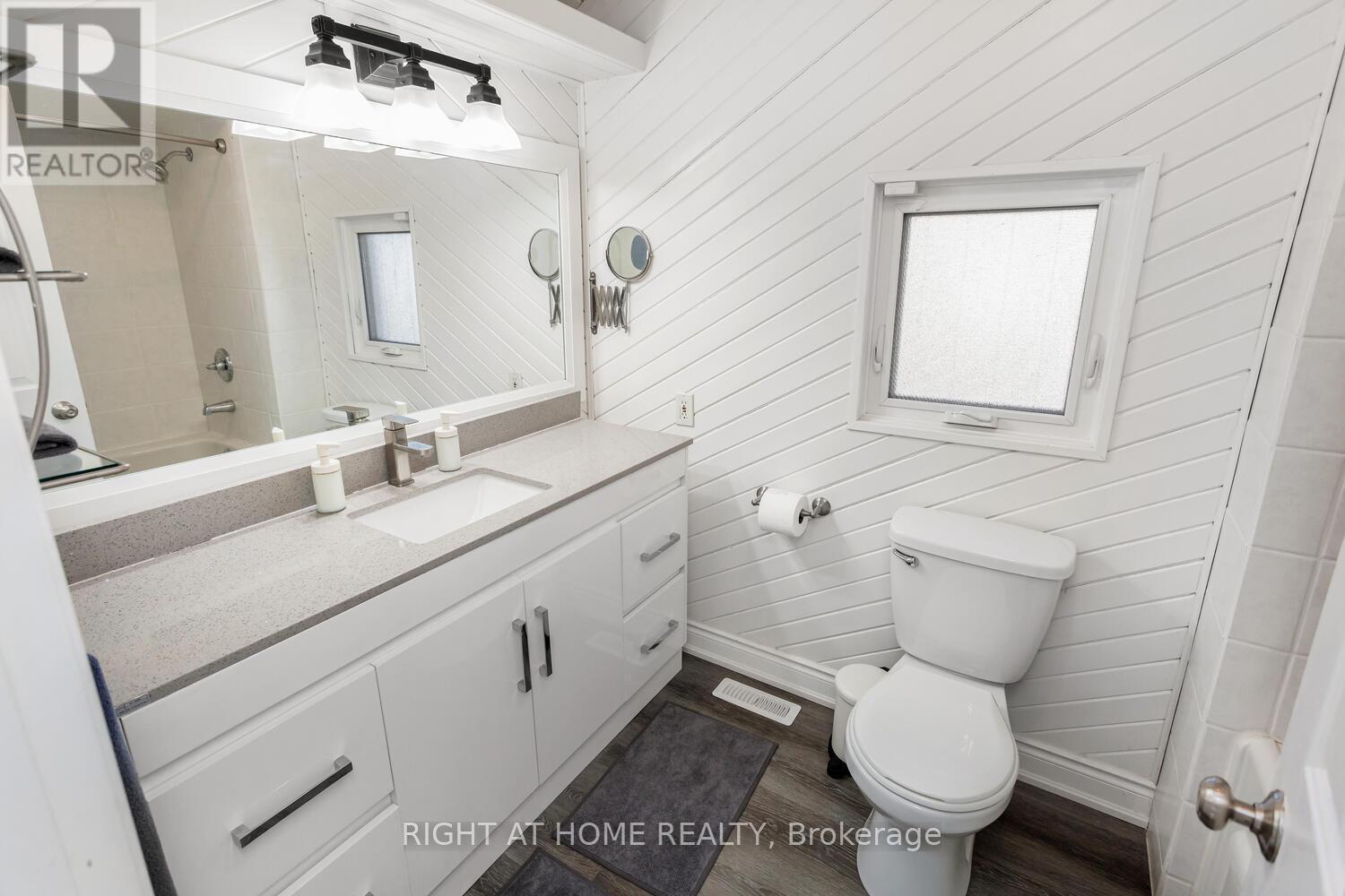 18 1/2 Lakeshore Drive, Hamilton, Ontario  L8E 5C6 - Photo 11 - X12748338