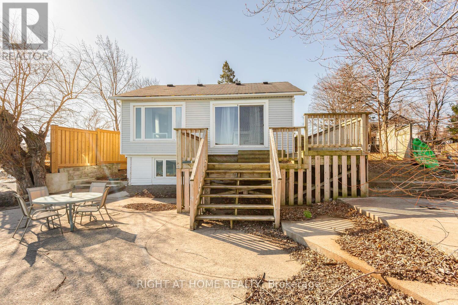18 1/2 Lakeshore Drive, Hamilton, Ontario  L8E 5C6 - Photo 4 - X12748338