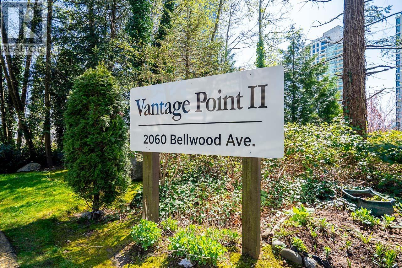 303 2060 Bellwood Avenue, Burnaby, British Columbia  V5B 4V2 - Photo 2 - R3110591