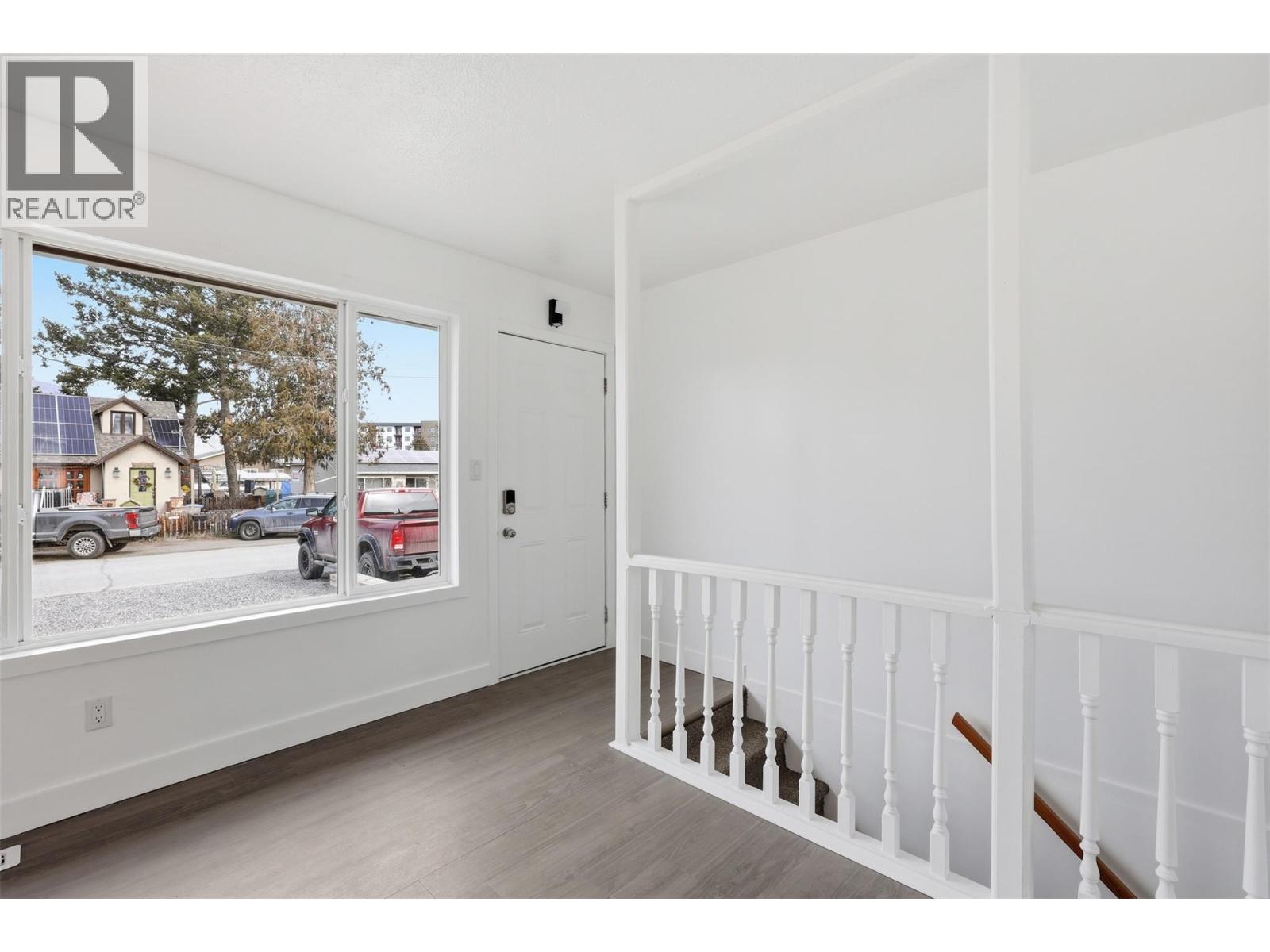 421/423 Alexander Avenue, Kamloops, British Columbia  V2B 3R4 - Photo 2 - 10378575