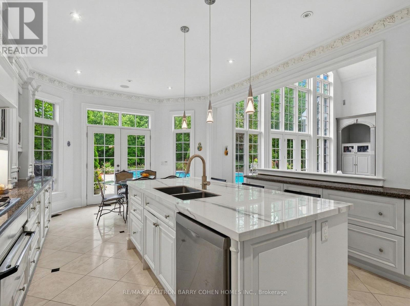 17 Bayview Ridge, Toronto, Ontario  M2L 1E3 - Photo 10 - C12992854