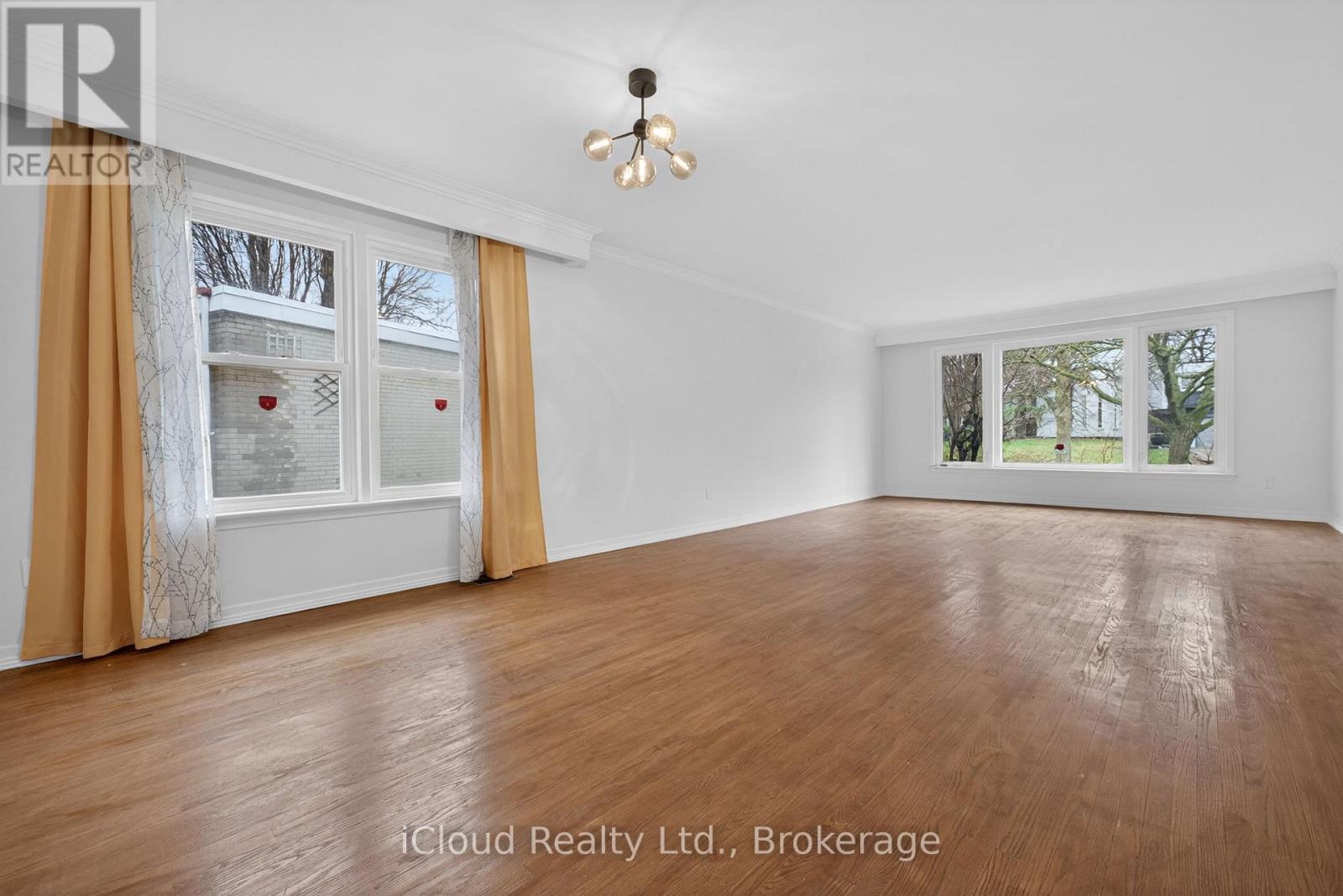 52 Montressor Drive, Toronto, Ontario  M2P 1Z2 - Photo 12 - C12992862