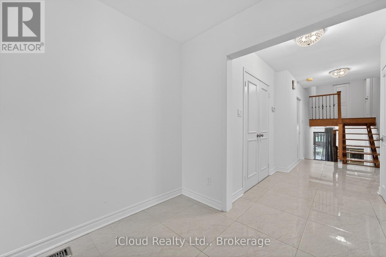 52 Montressor Drive, Toronto, Ontario  M2P 1Z2 - Photo 15 - C12992862