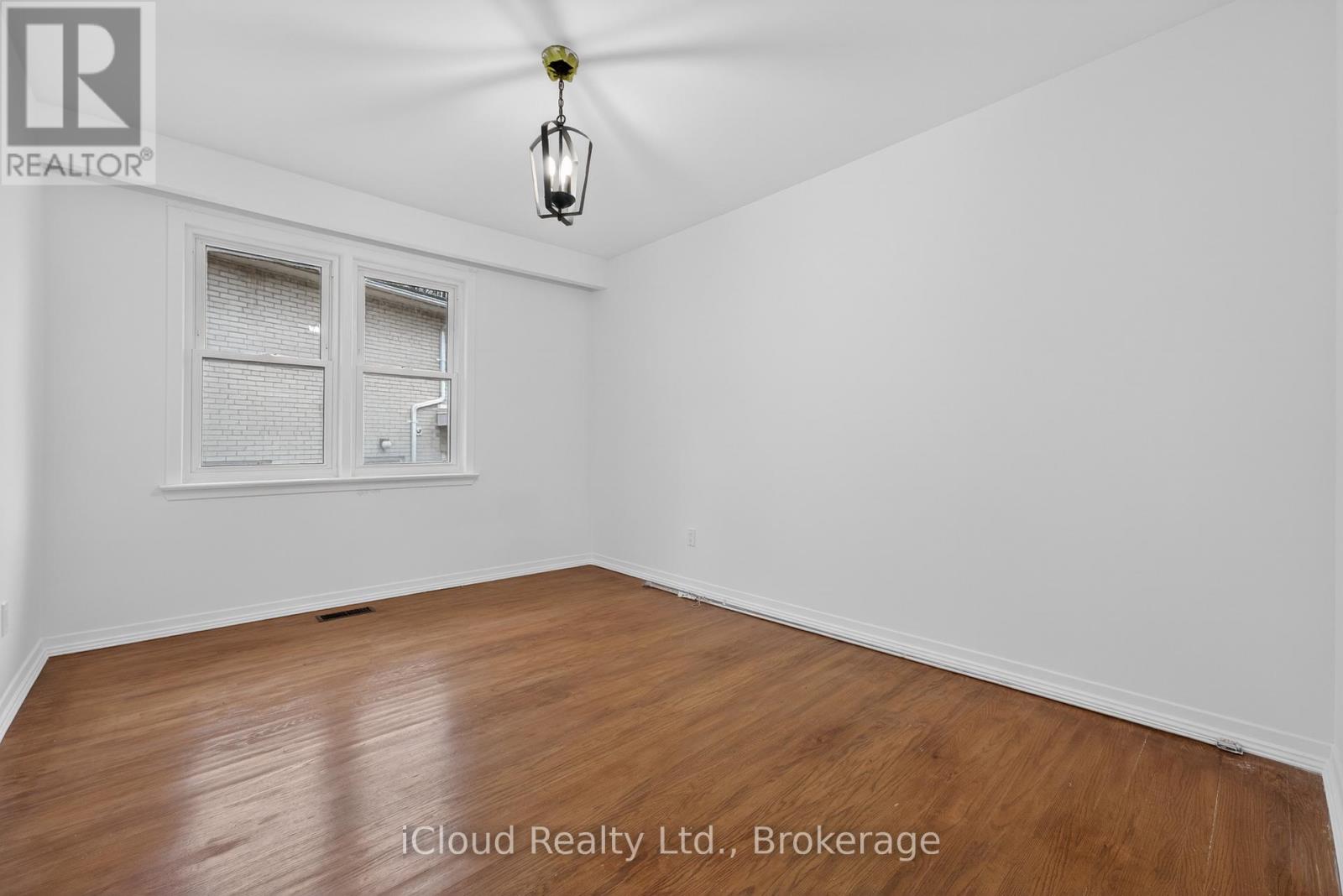 52 Montressor Drive, Toronto, Ontario  M2P 1Z2 - Photo 16 - C12992862