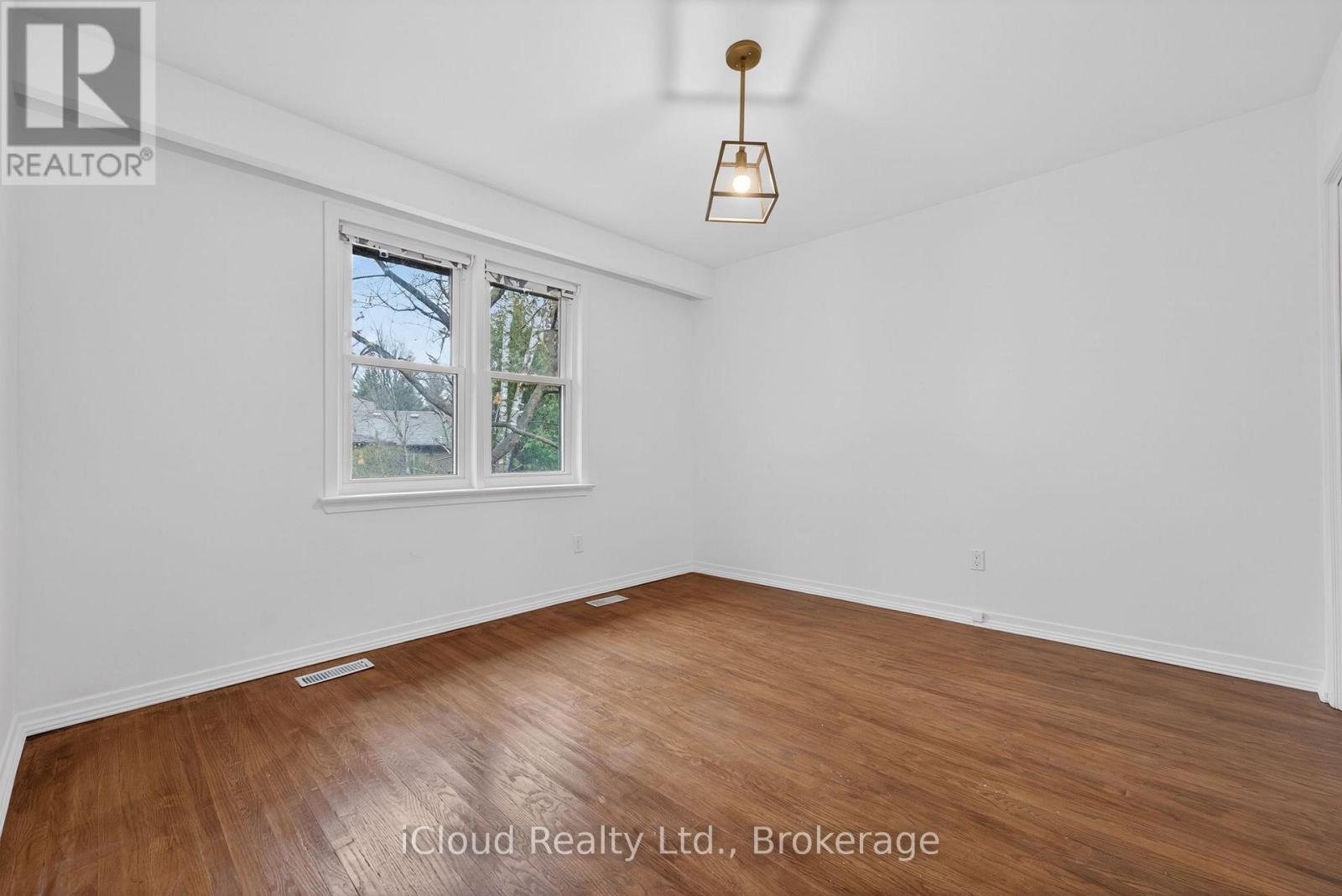 52 Montressor Drive, Toronto, Ontario  M2P 1Z2 - Photo 17 - C12992862