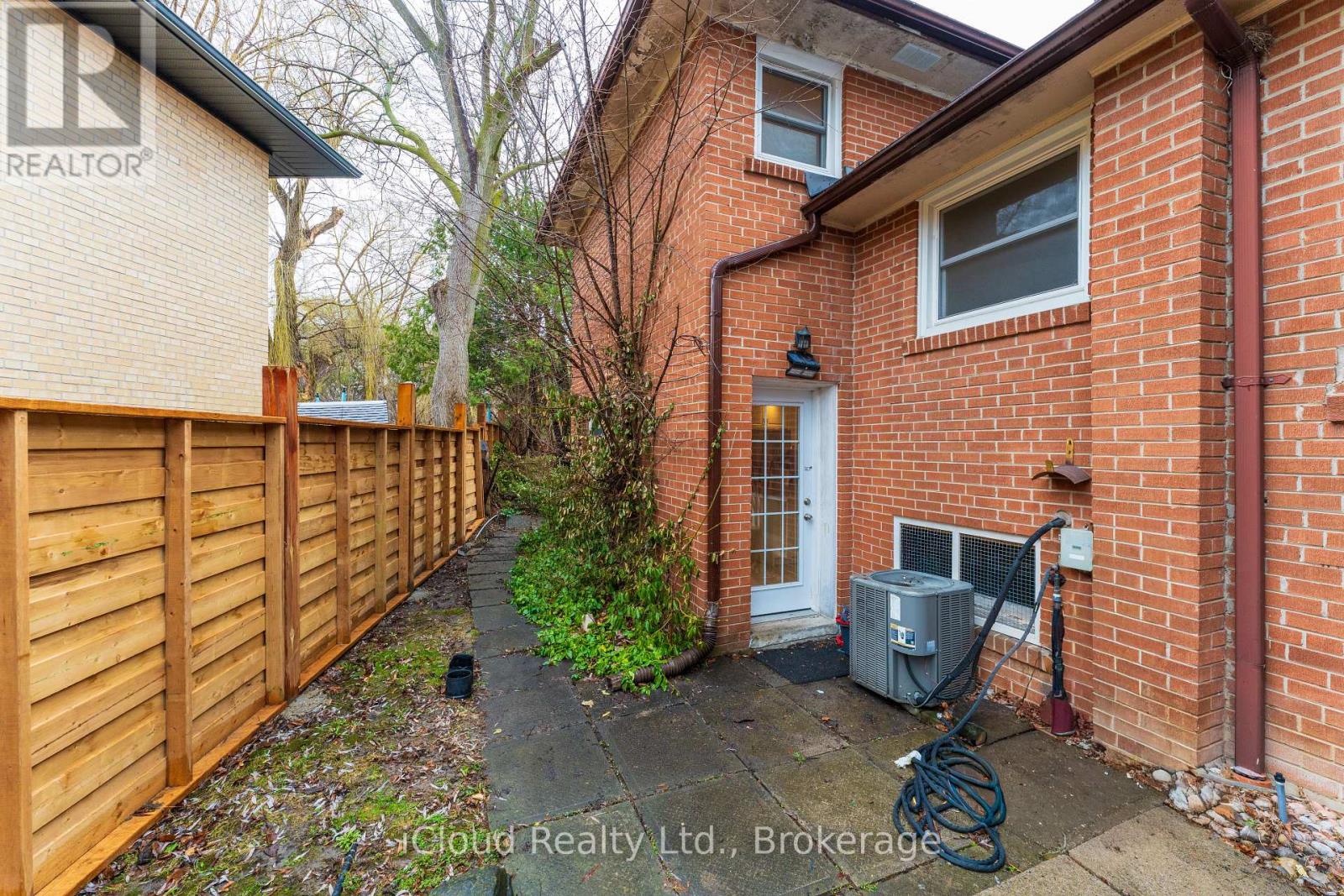 52 Montressor Drive, Toronto, Ontario  M2P 1Z2 - Photo 25 - C12992862