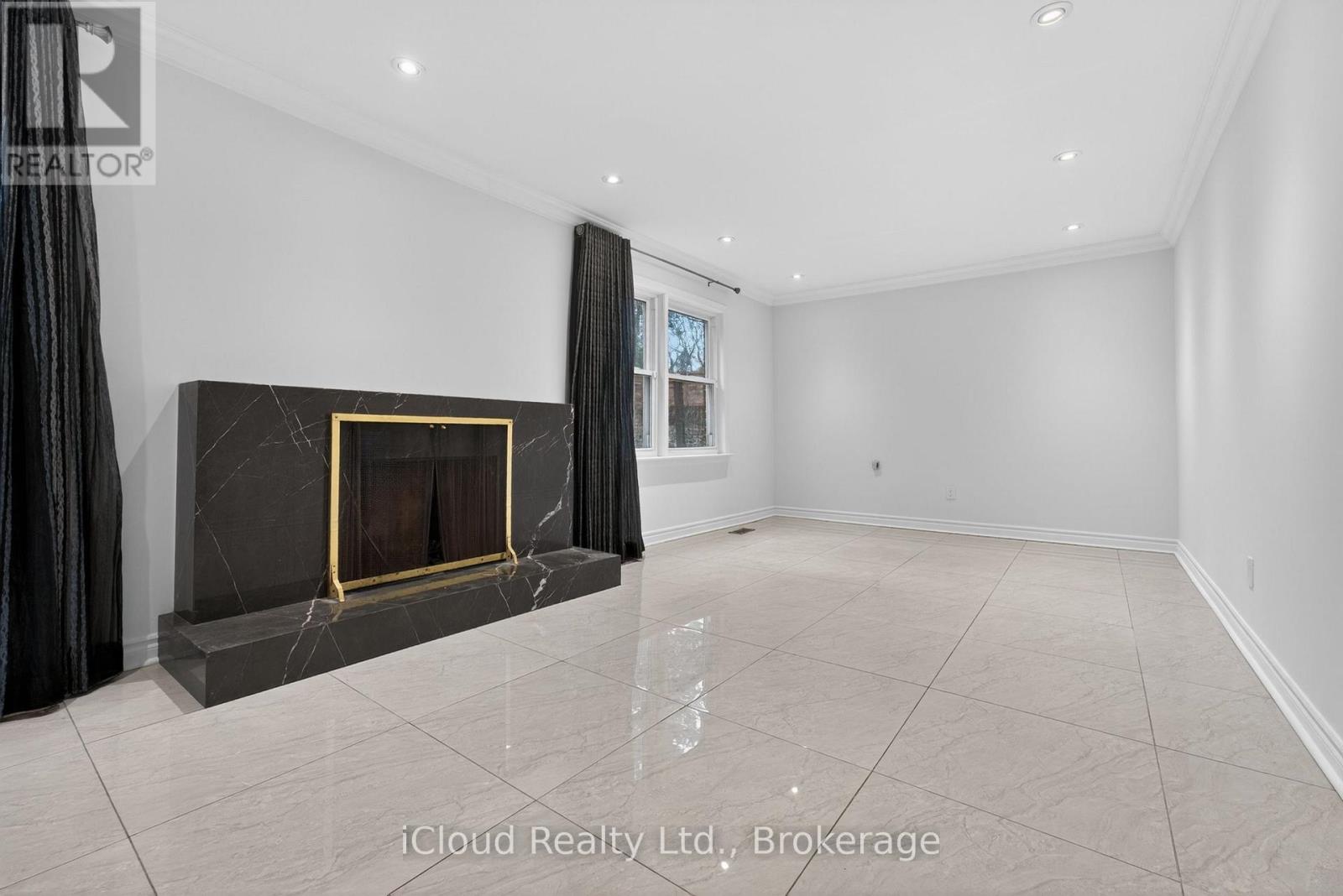 52 Montressor Drive, Toronto, Ontario  M2P 1Z2 - Photo 8 - C12992862