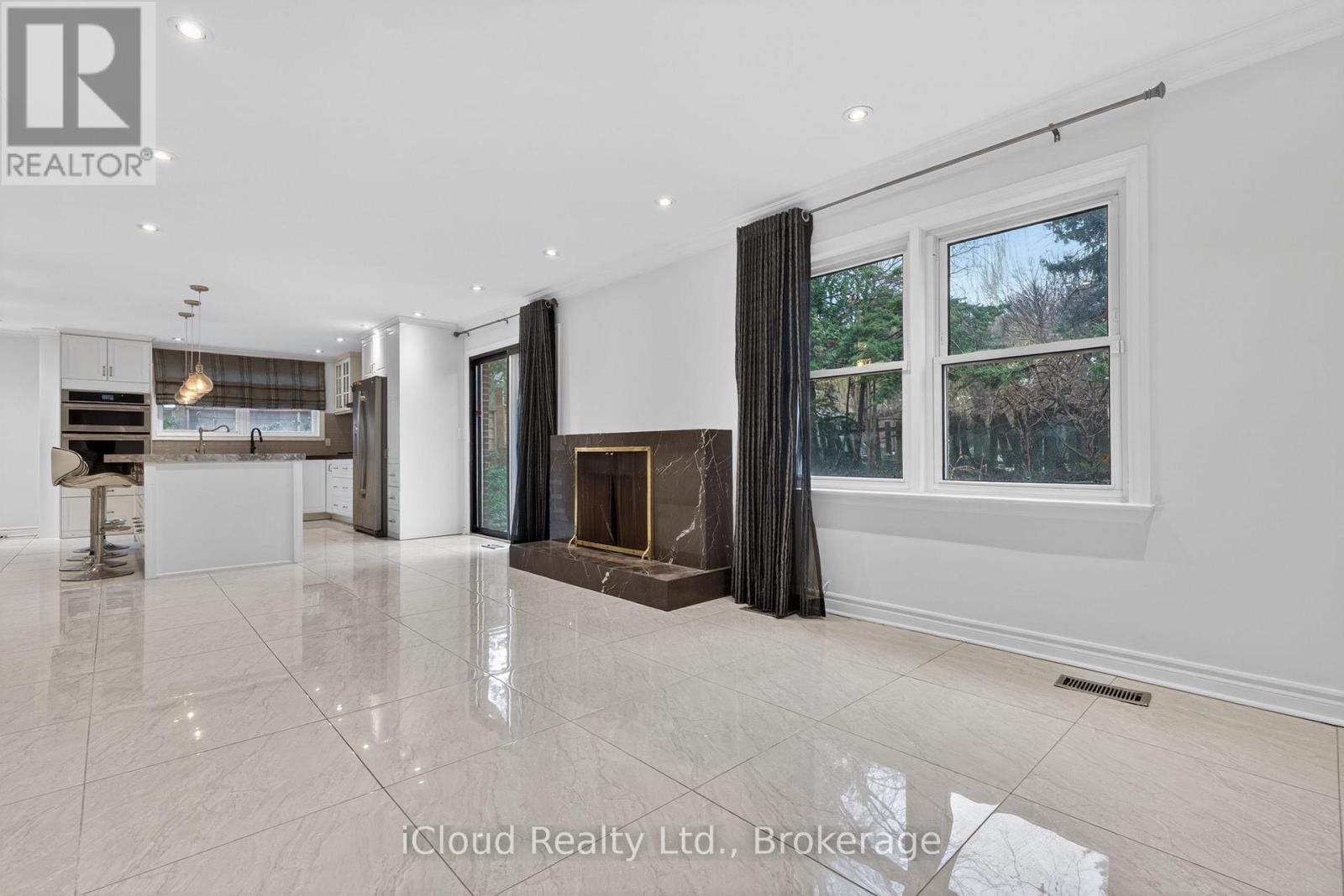 52 Montressor Drive, Toronto, Ontario  M2P 1Z2 - Photo 9 - C12992862