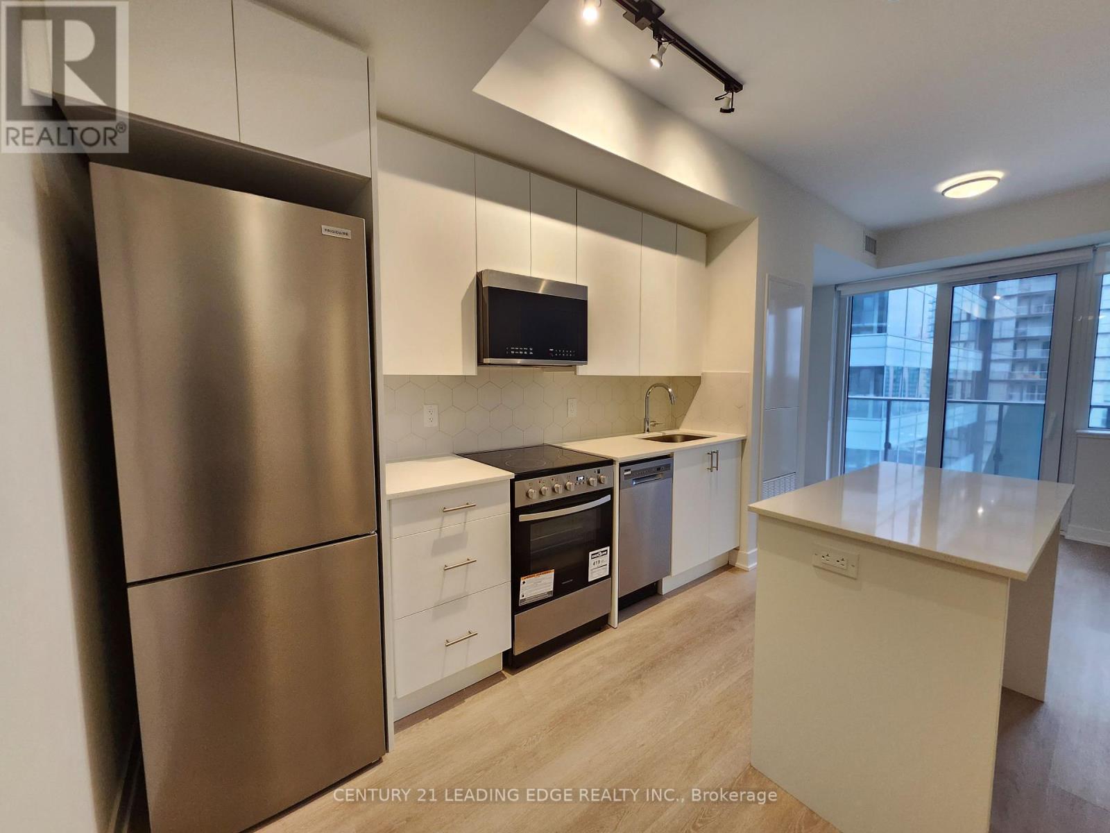 1004 - 15 ELLIERSLIE AVENUE, Toronto, Ontario