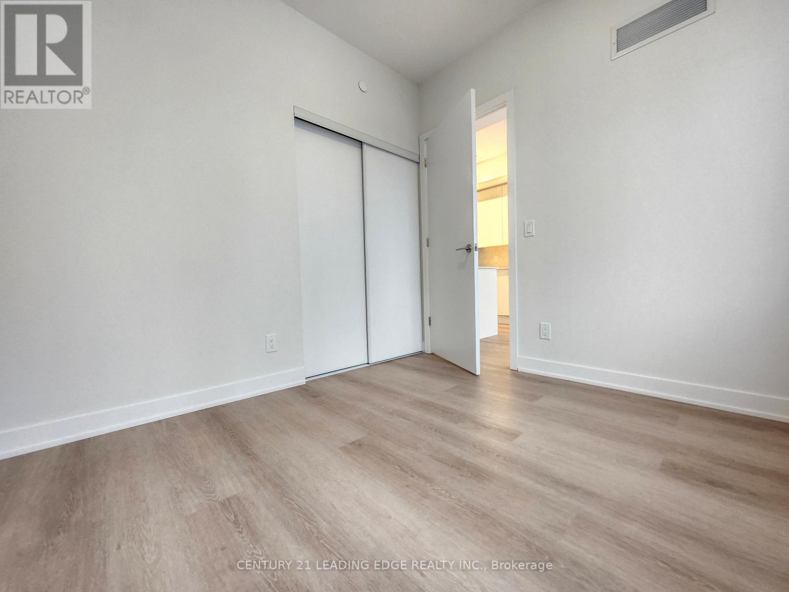 1004 - 15 Ellierslie Avenue, Toronto, Ontario M2N 0L7 - Photo 7 - C12992890