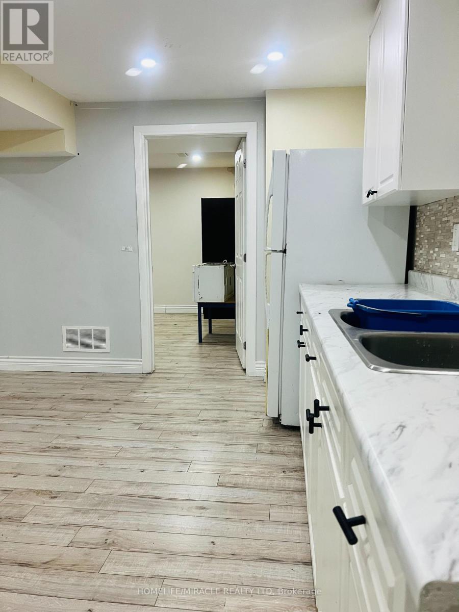 1033 Grandview Street N, Oshawa, Ontario  L1K 2S8 - Photo 12 - E12992826