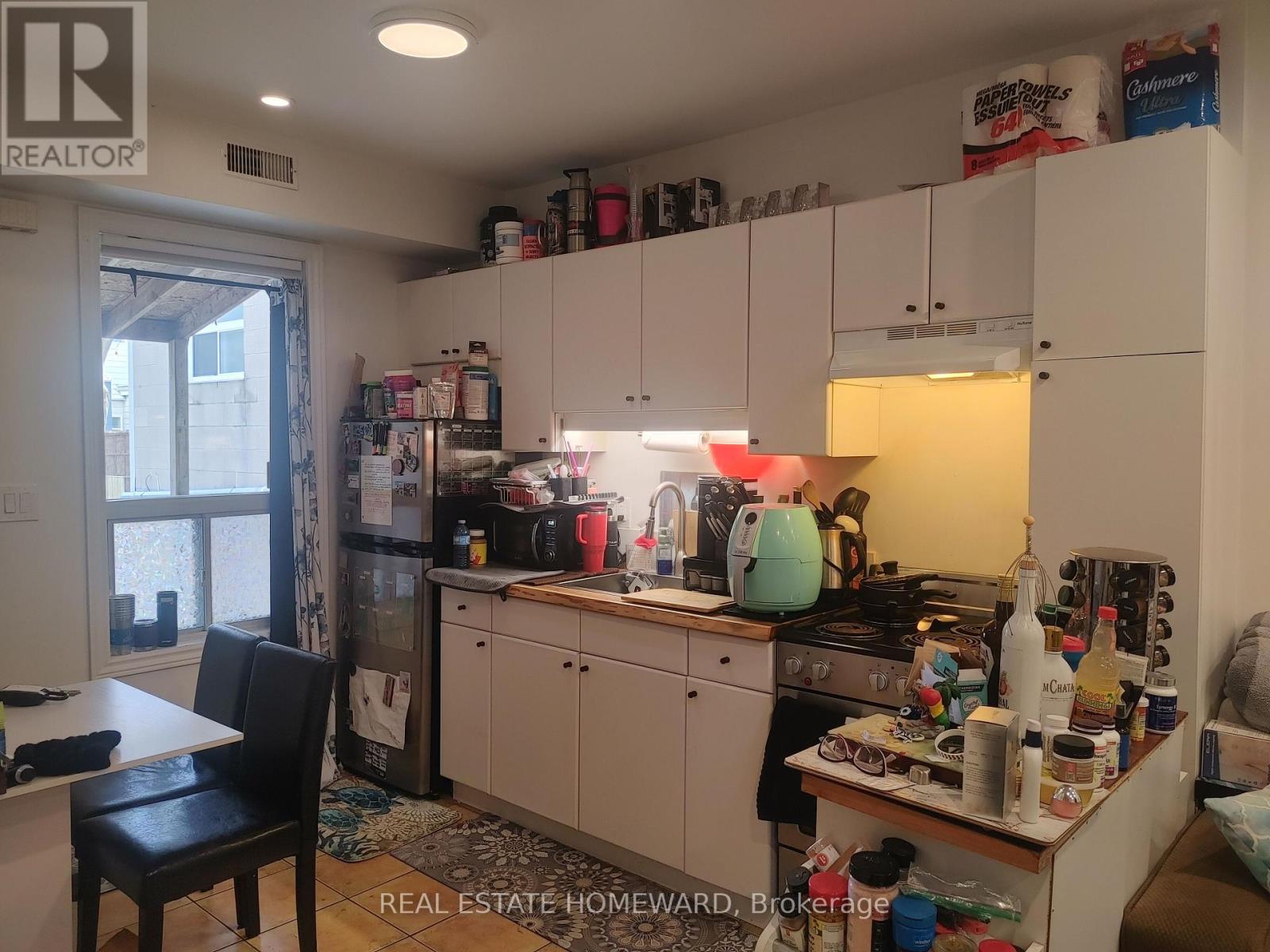 1191 Woodbine Avenue, Toronto, Ontario  M4C 4E1 - Photo 6 - E12992904